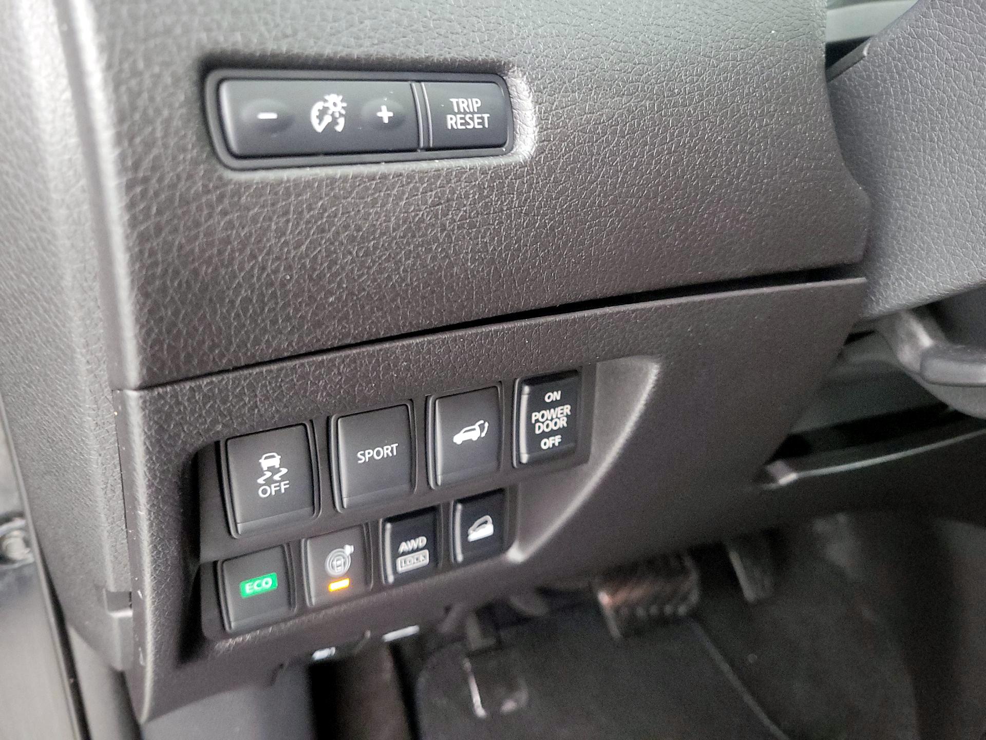 Thumbnail: 2015 Nissan Rogue - 13