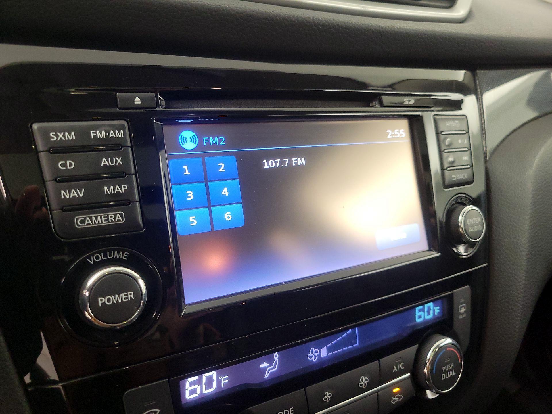 Thumbnail: 2015 Nissan Rogue - 16