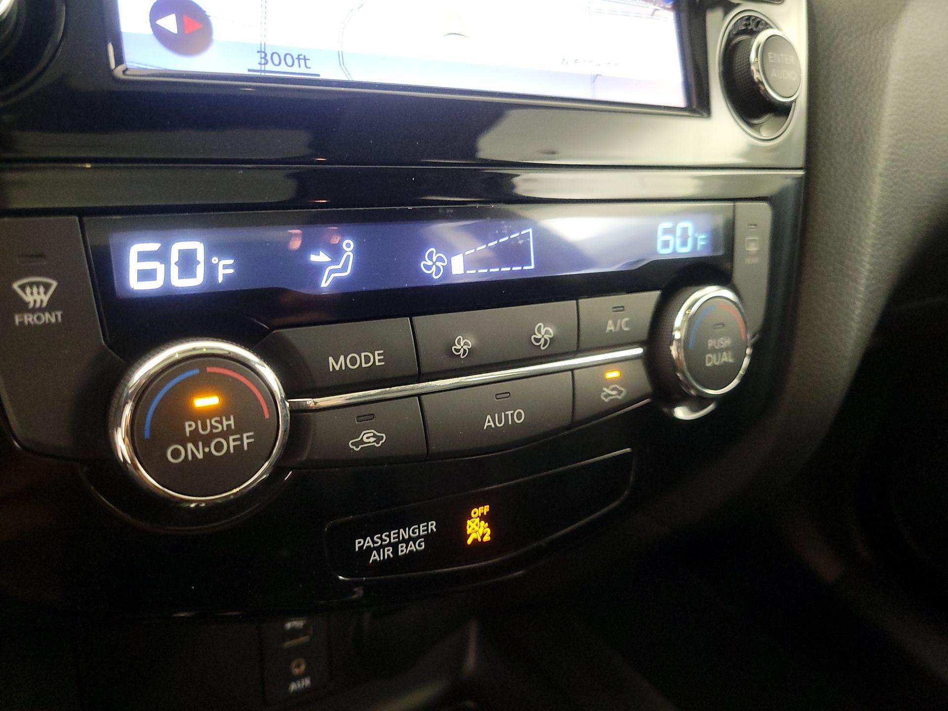 Thumbnail: 2015 Nissan Rogue - 17