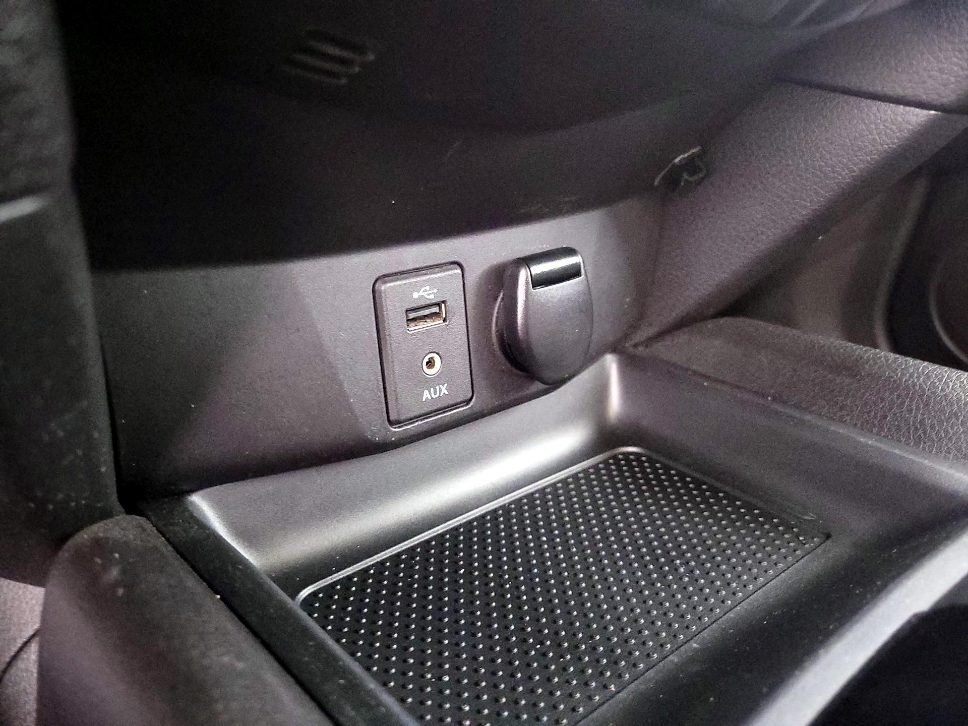 Thumbnail: 2015 Nissan Rogue - 19