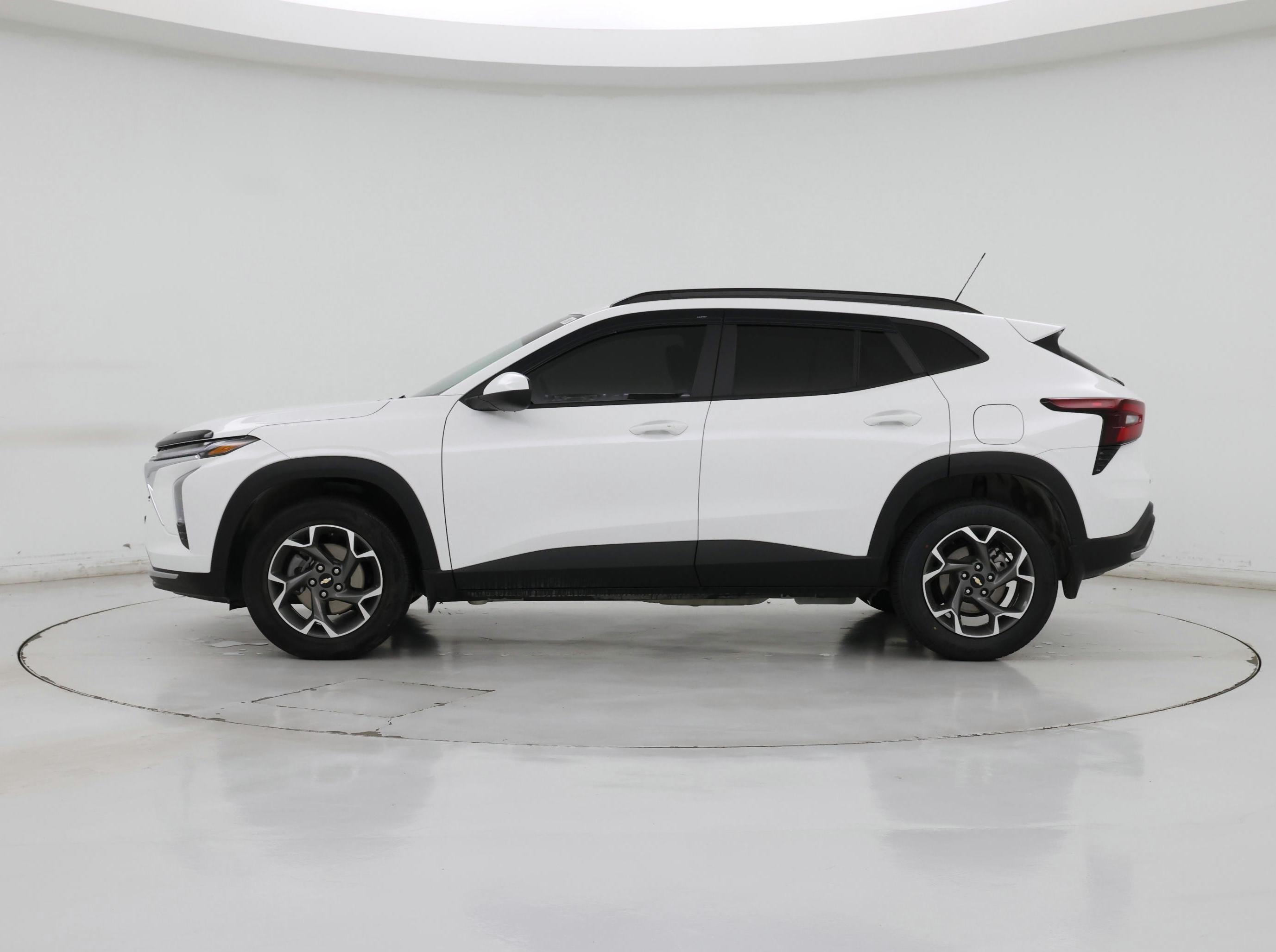 Thumbnail: 2024 Chevrolet Trax - 3