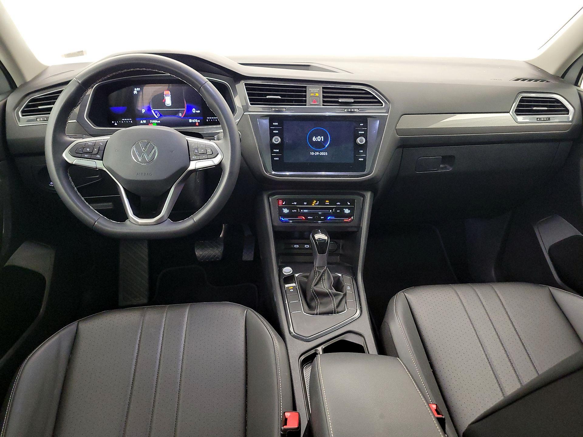 Thumbnail: 2023 Volkswagen Tiguan - 9