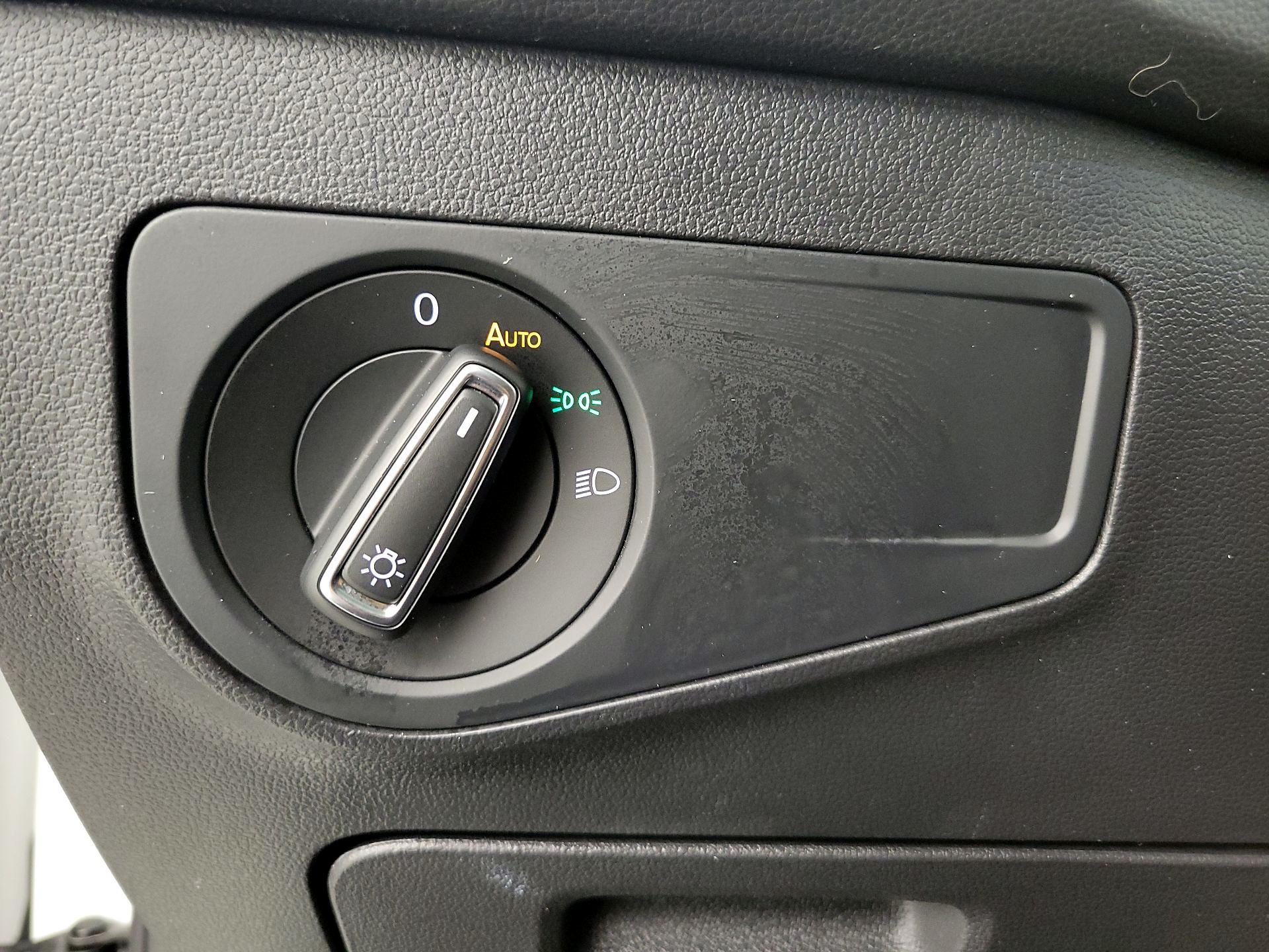 Thumbnail: 2023 Volkswagen Tiguan - 13