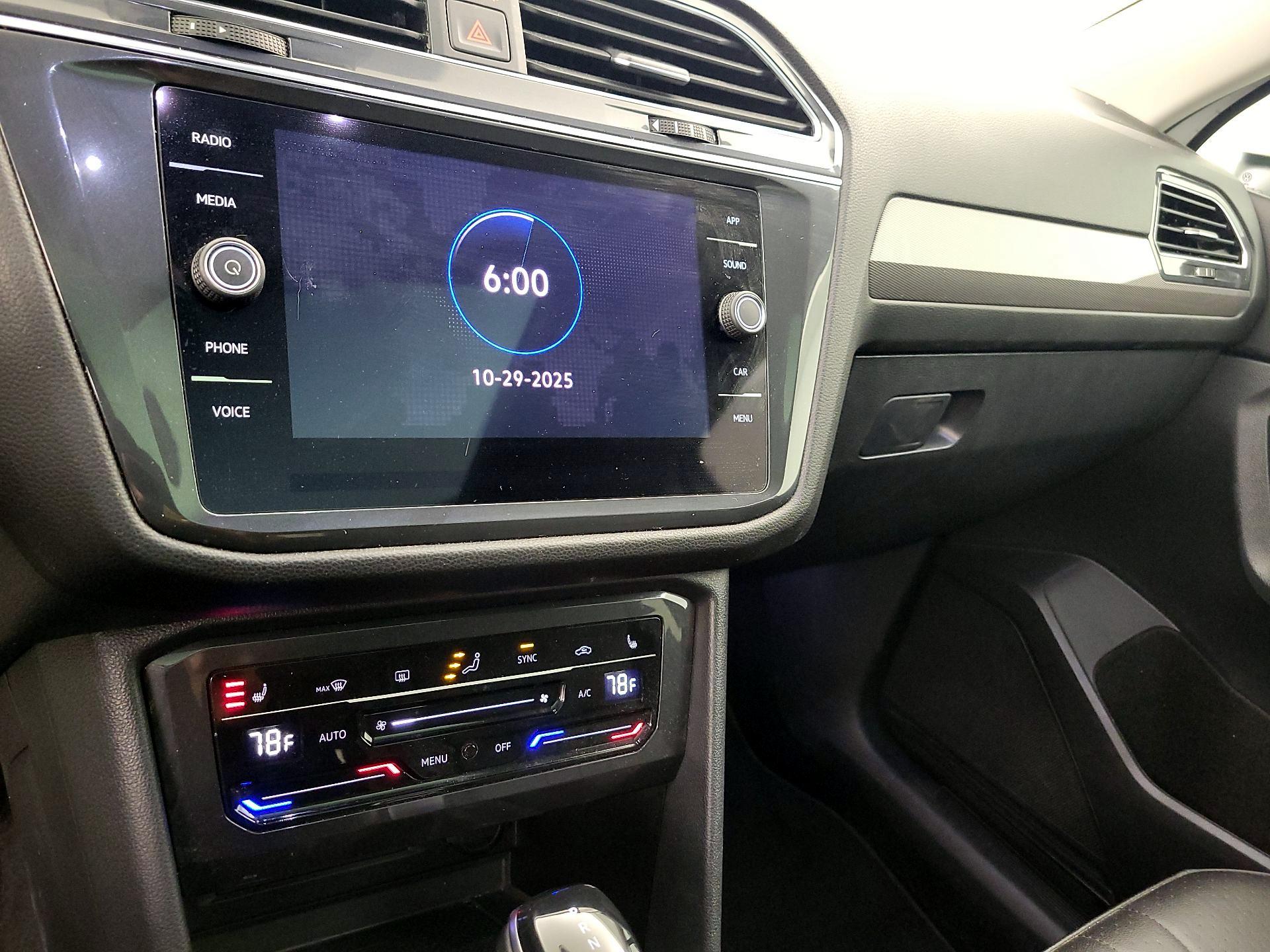 Thumbnail: 2023 Volkswagen Tiguan - 15