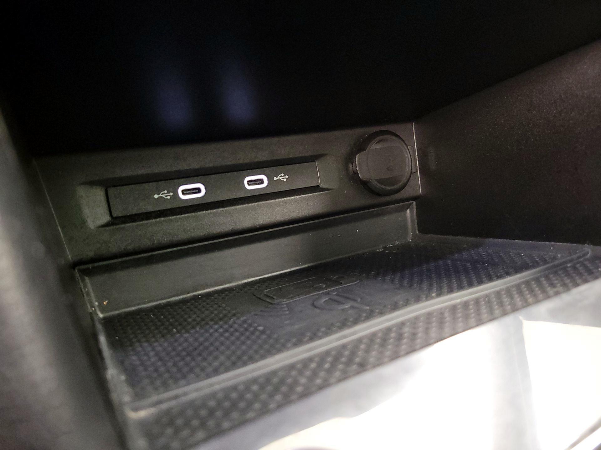 Thumbnail: 2023 Volkswagen Tiguan - 18