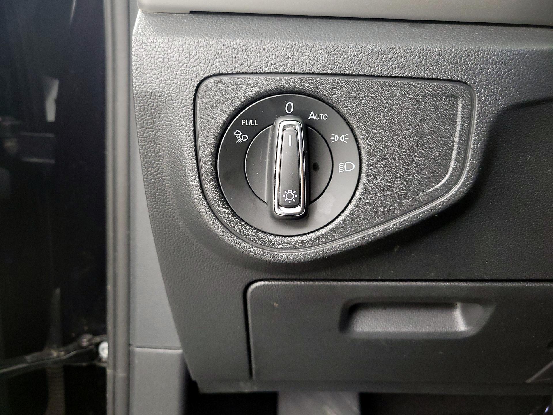 Thumbnail: 2021 Volkswagen Atlas - 13