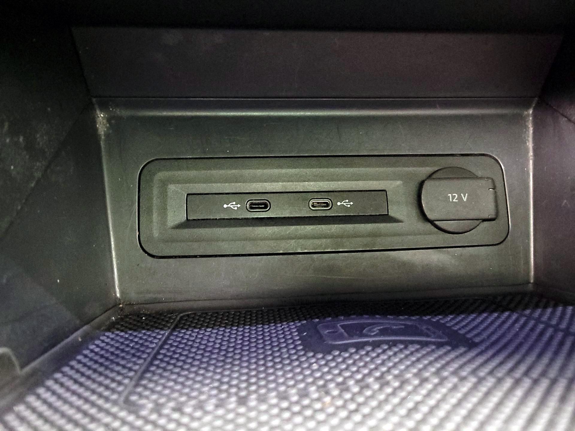 Thumbnail: 2021 Volkswagen Atlas - 18