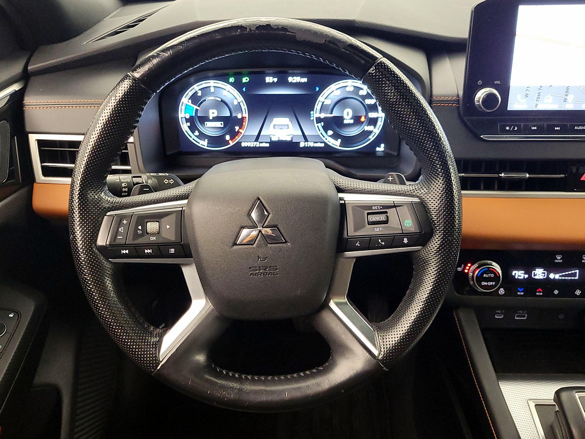 Thumbnail: 2022 Mitsubishi Outlander - 10