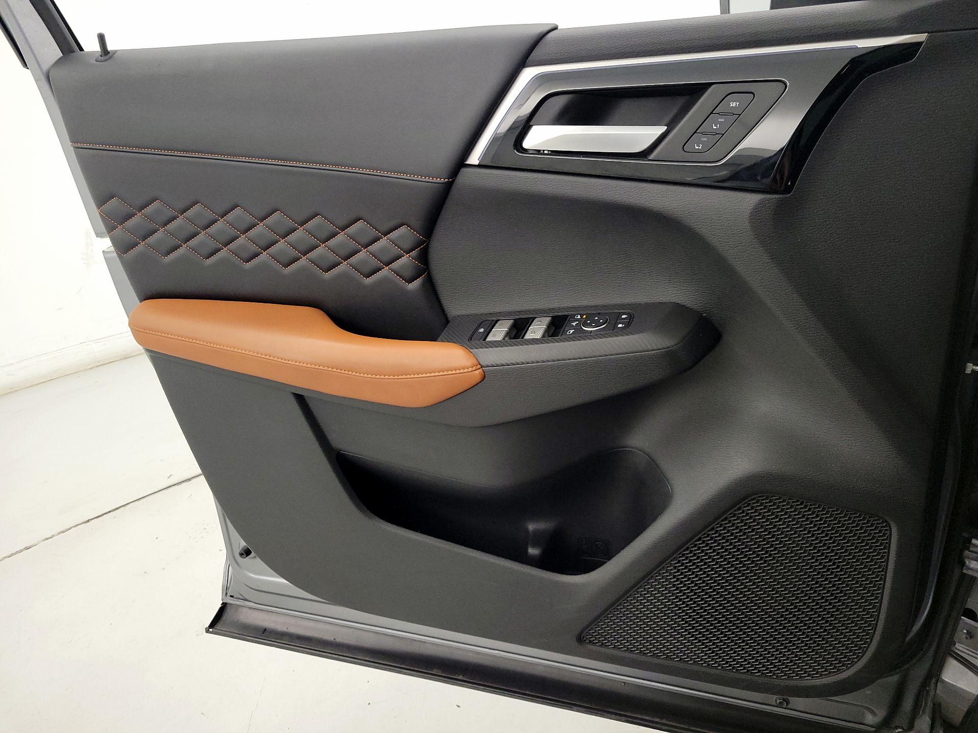 Thumbnail: 2022 Mitsubishi Outlander - 12