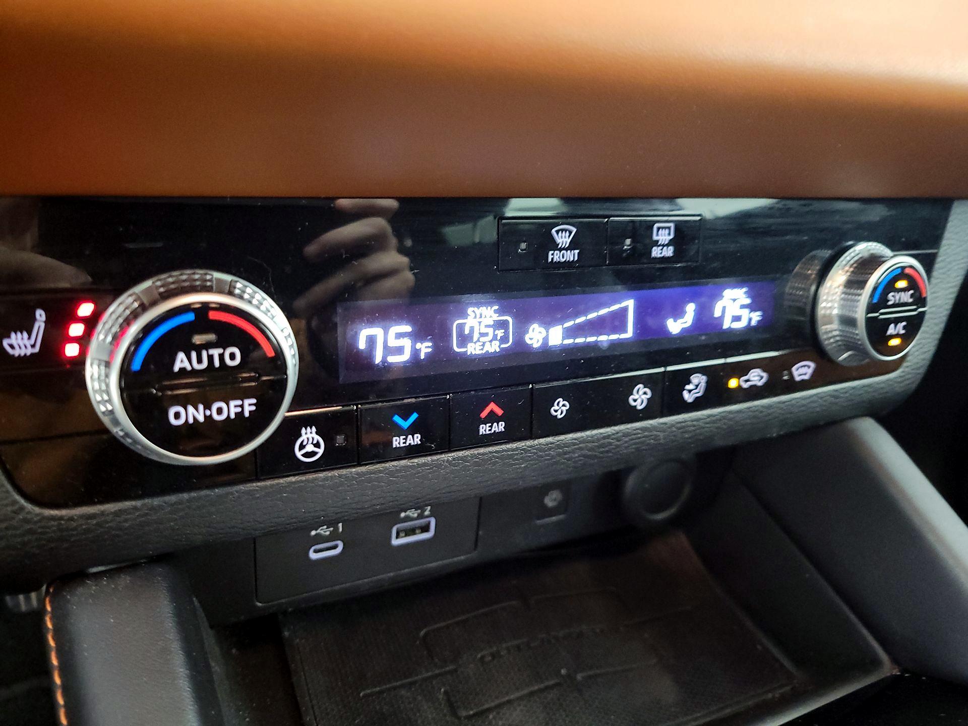 Thumbnail: 2022 Mitsubishi Outlander - 17