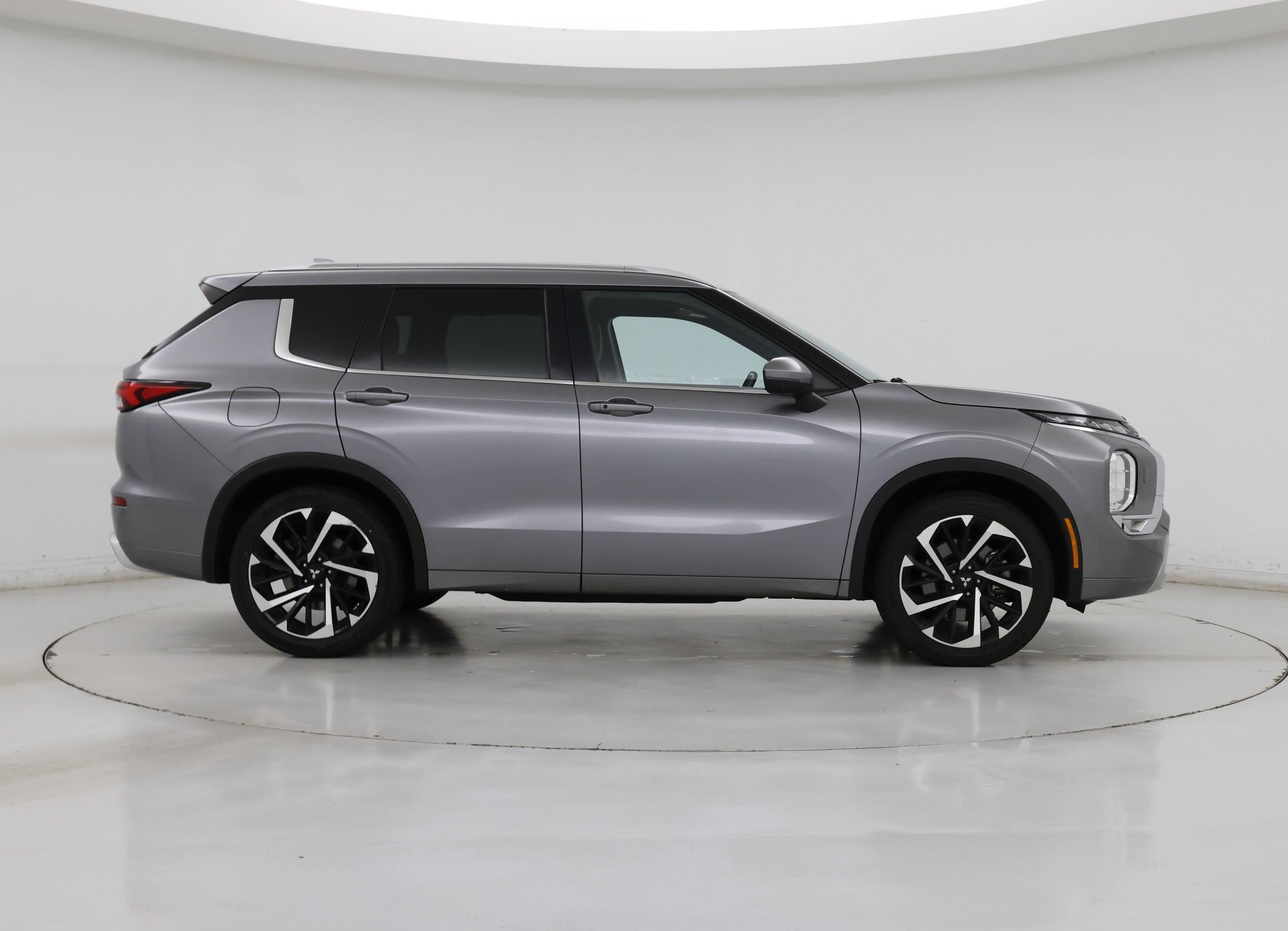 Thumbnail: 2022 Mitsubishi Outlander - 7