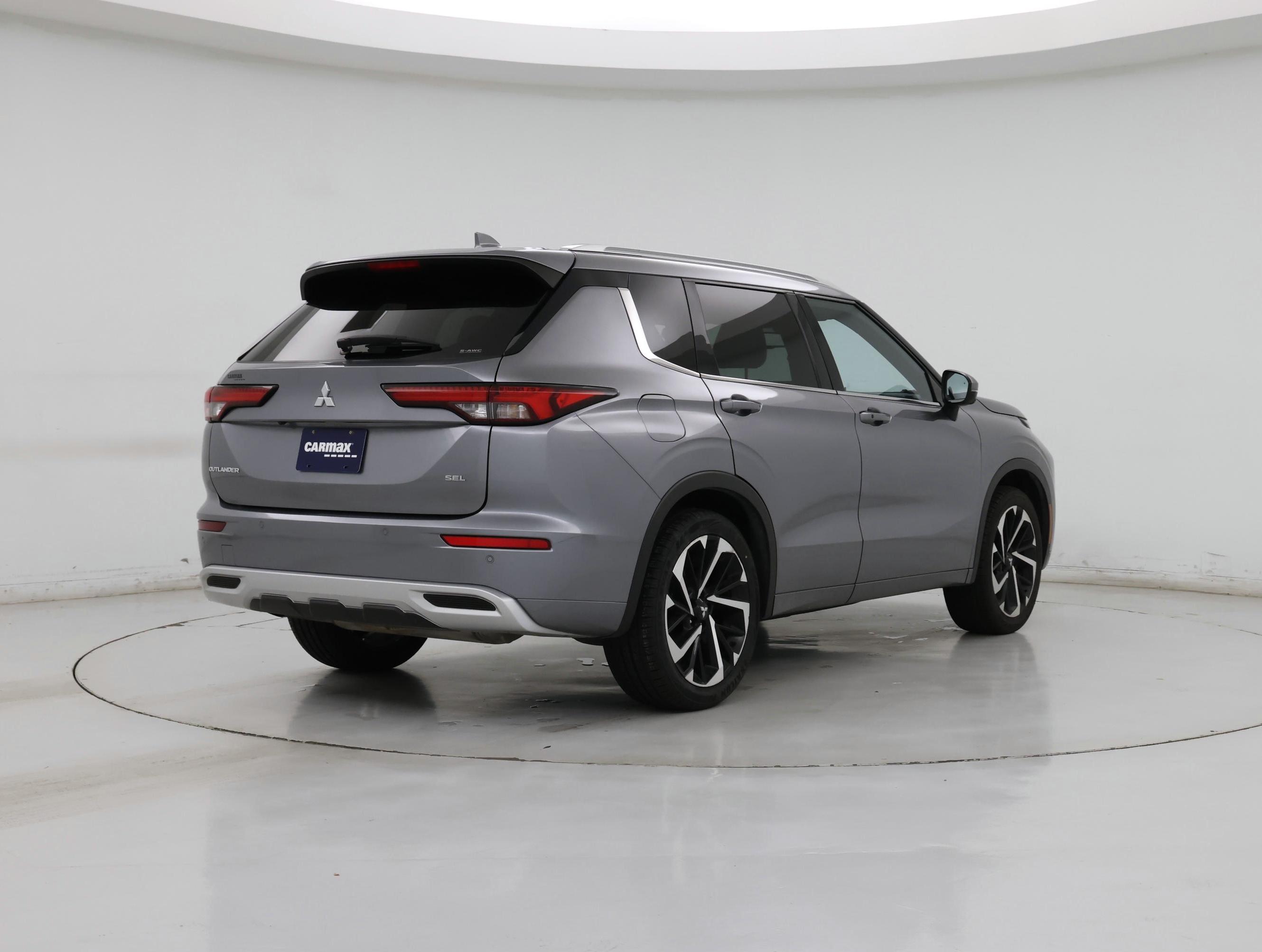 Thumbnail: 2022 Mitsubishi Outlander - 8