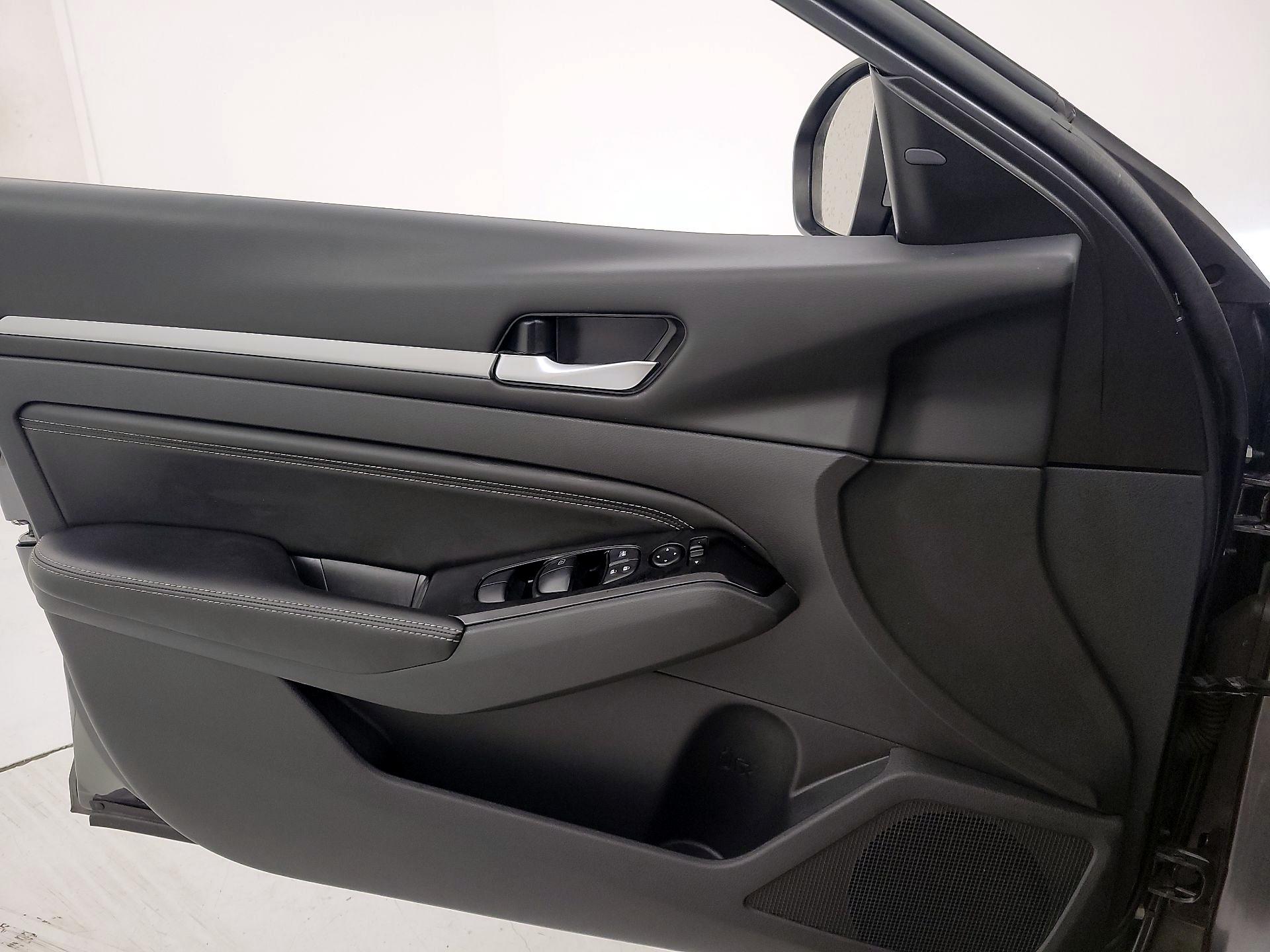 Thumbnail: 2023 Nissan Altima - 12