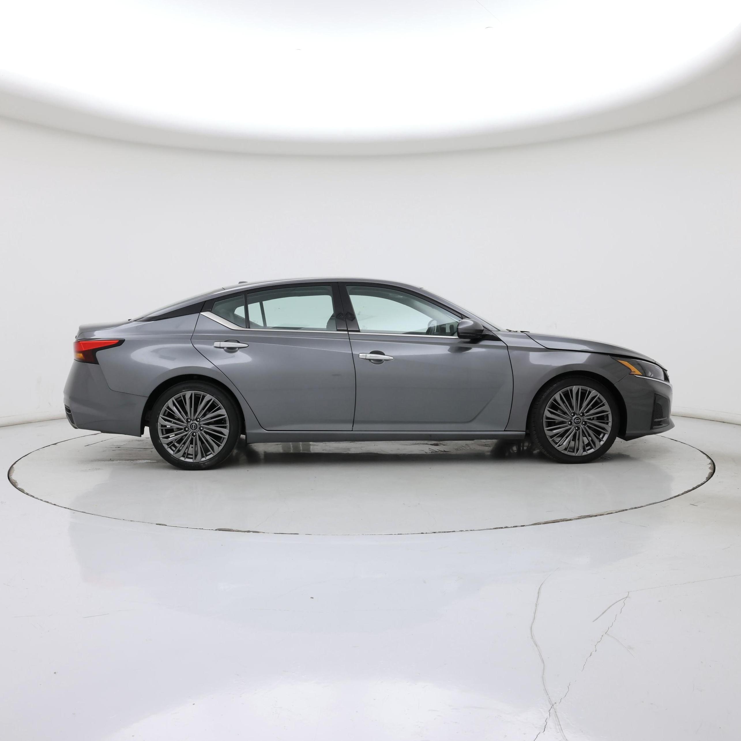 Thumbnail: 2023 Nissan Altima - 7