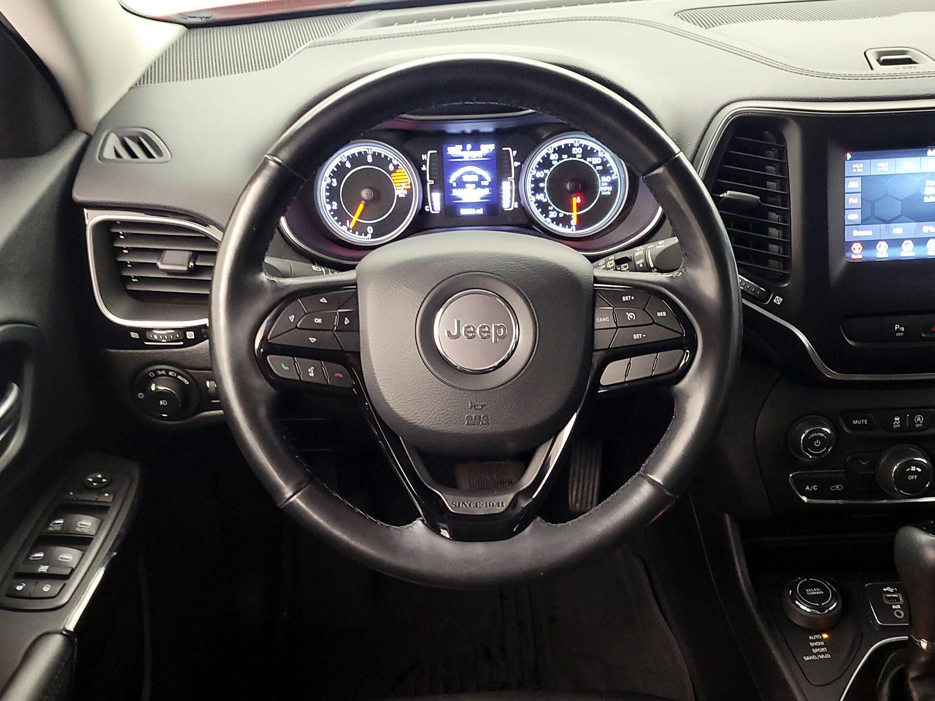 Thumbnail: 2021 Jeep Cherokee - 10