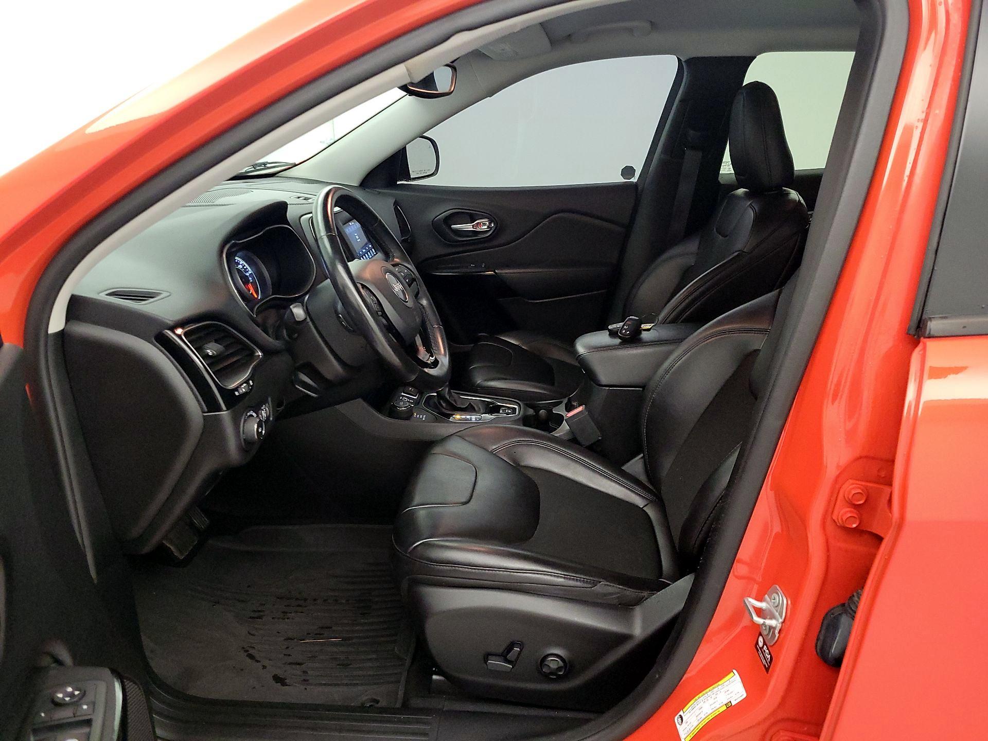 Thumbnail: 2021 Jeep Cherokee - 11