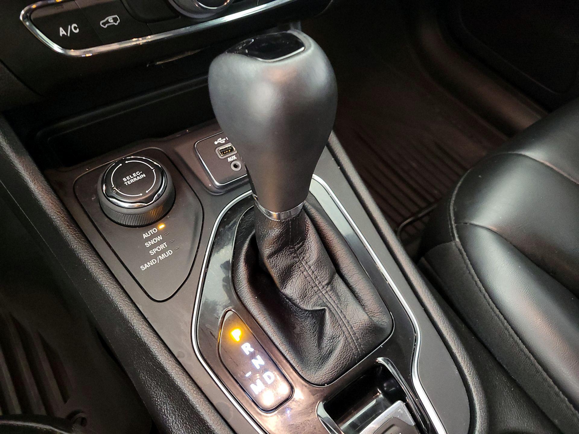 Thumbnail: 2021 Jeep Cherokee - 17