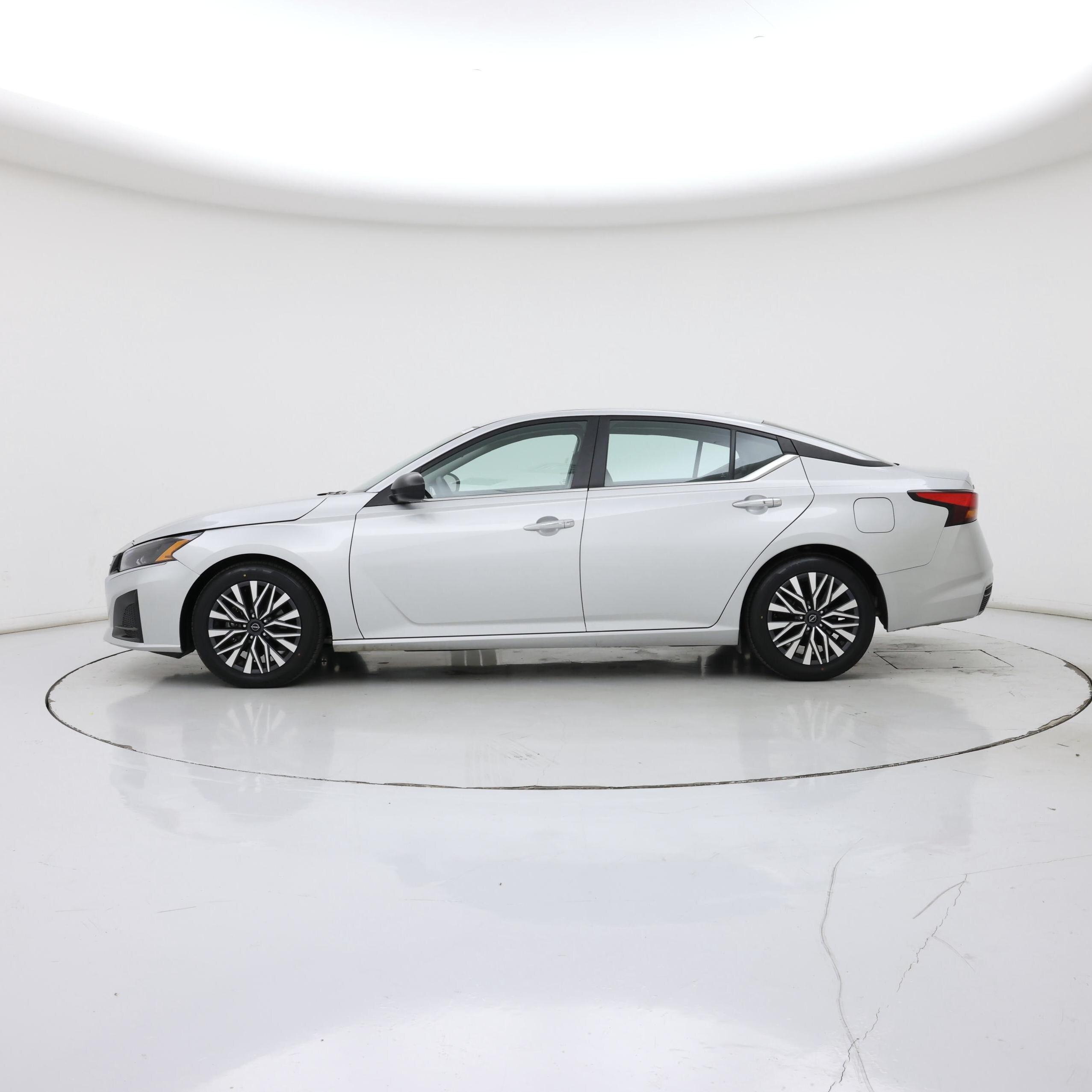 Thumbnail: 2024 Nissan Altima - 3