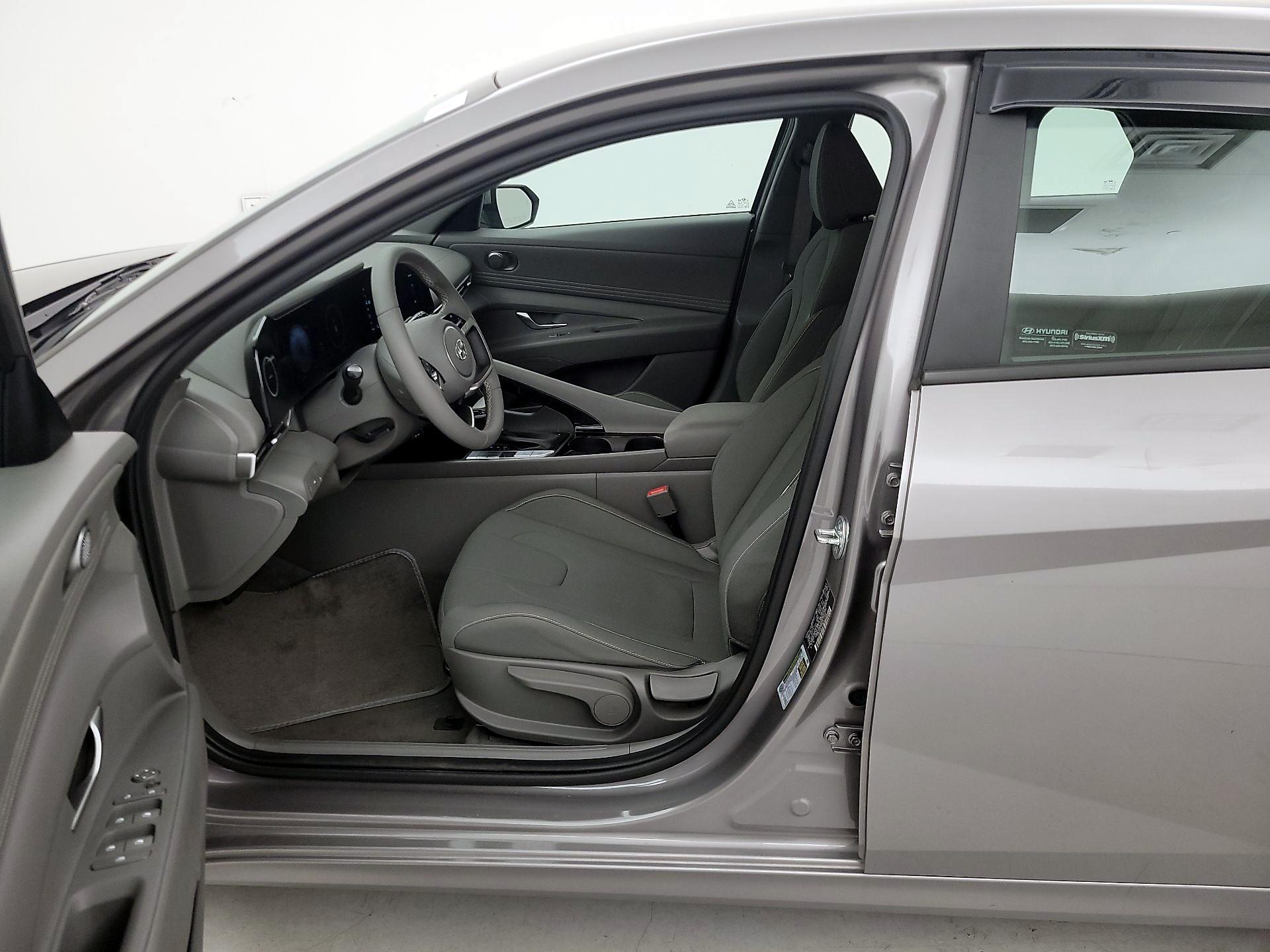 Thumbnail: 2023 Hyundai Elantra - 11