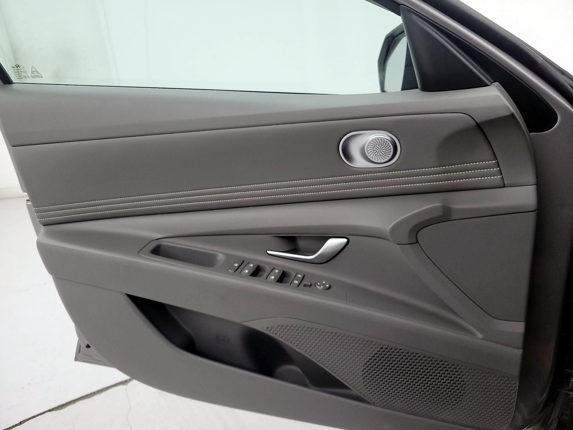 Thumbnail: 2023 Hyundai Elantra - 12