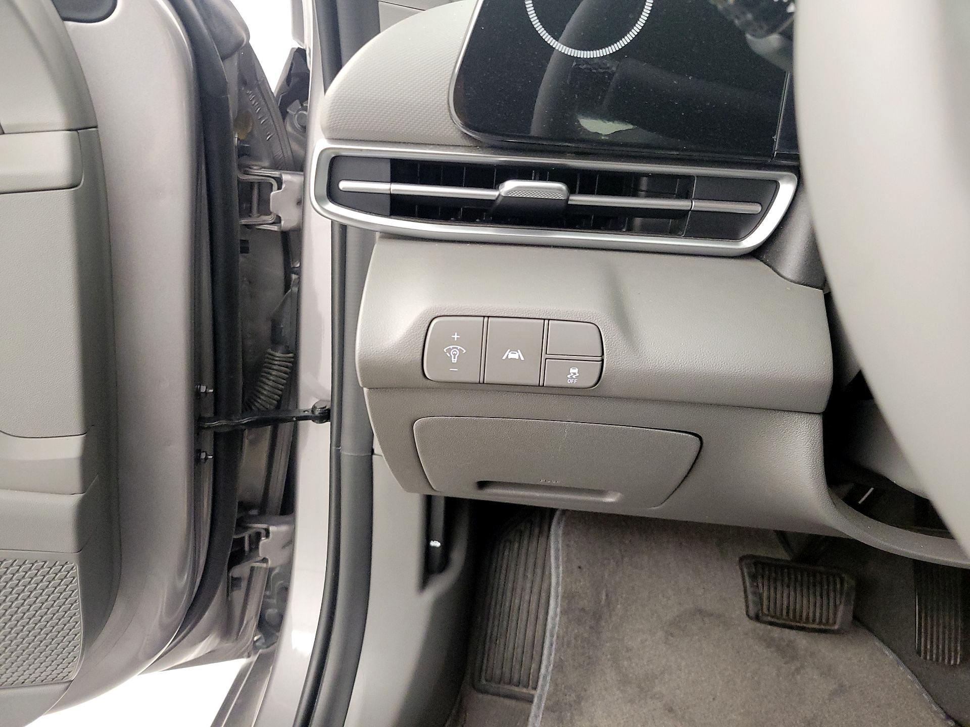 Thumbnail: 2023 Hyundai Elantra - 13