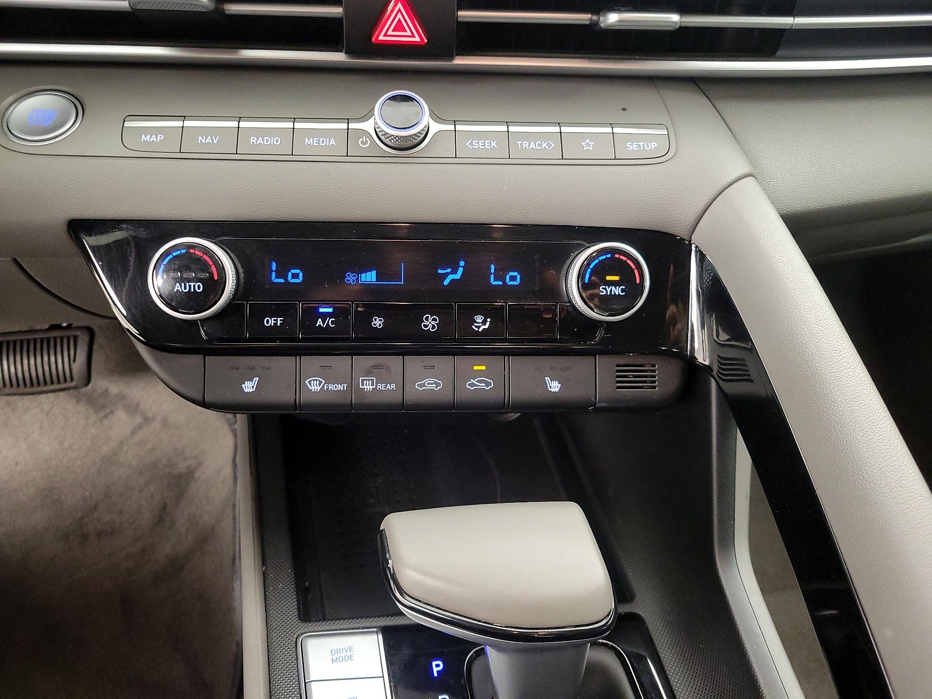 Thumbnail: 2023 Hyundai Elantra - 17