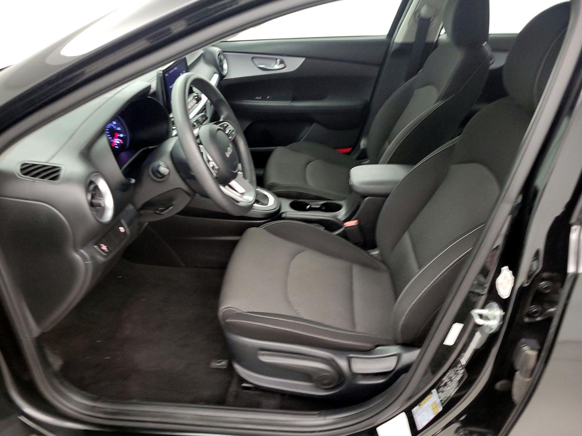 Thumbnail: 2024 Kia Forte - 11