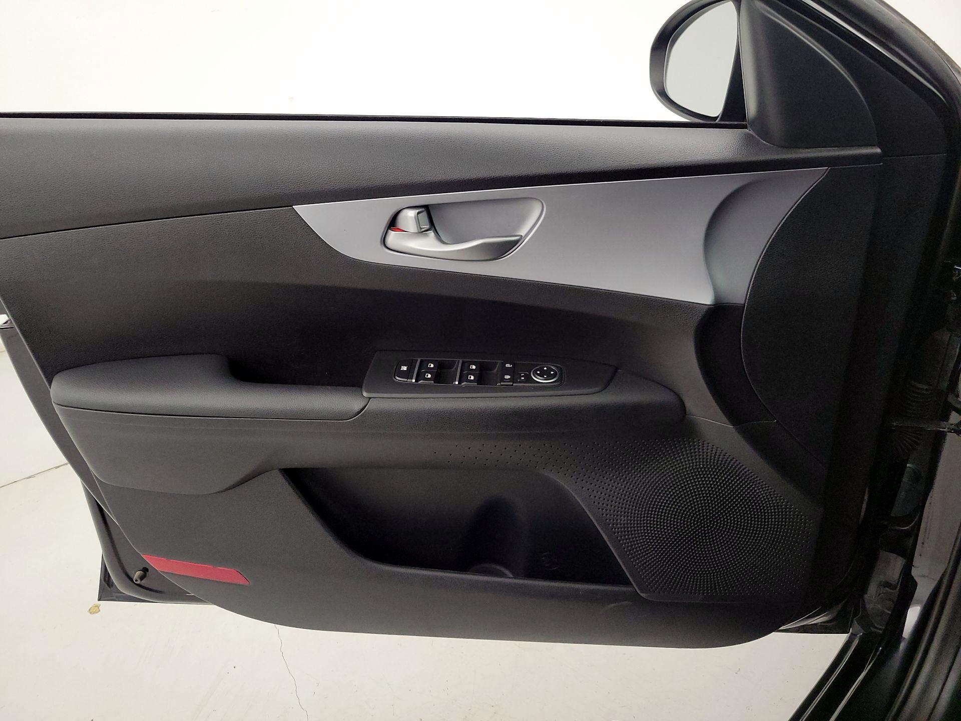 Thumbnail: 2024 Kia Forte - 12