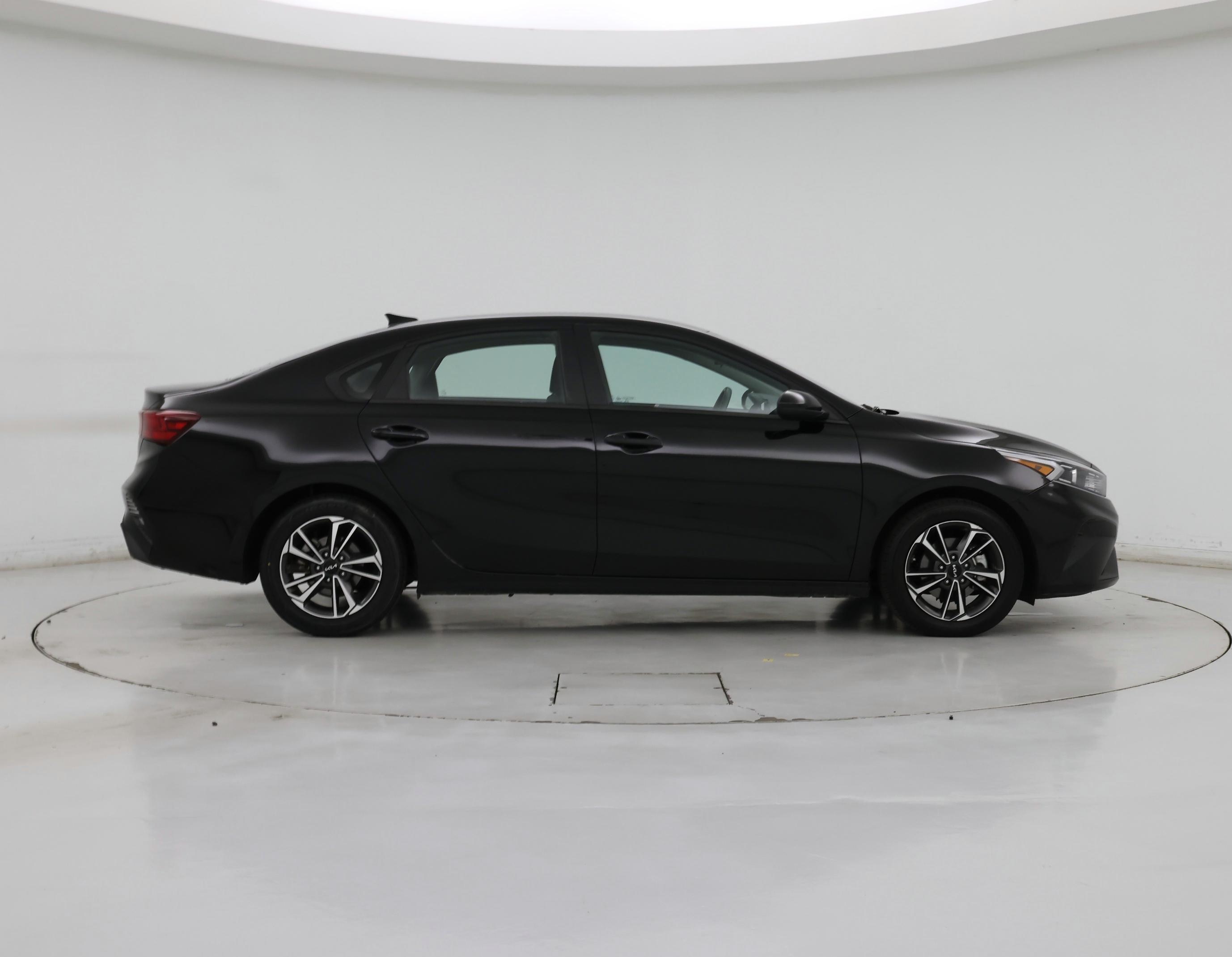 Thumbnail: 2024 Kia Forte - 7