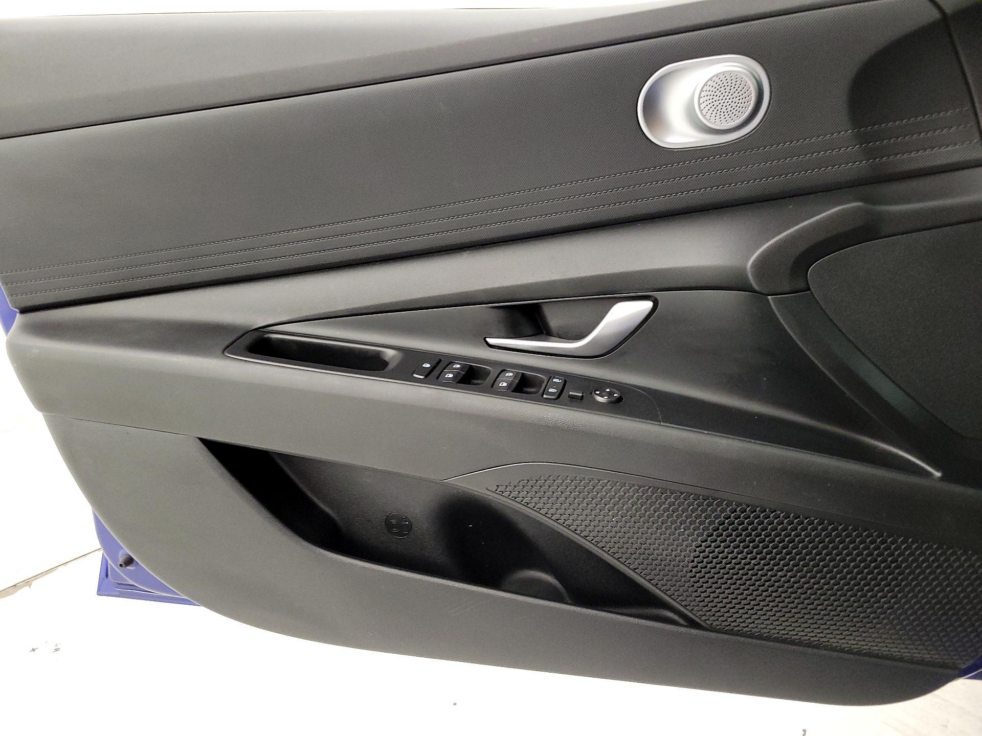 Thumbnail: 2023 Hyundai Elantra - 12