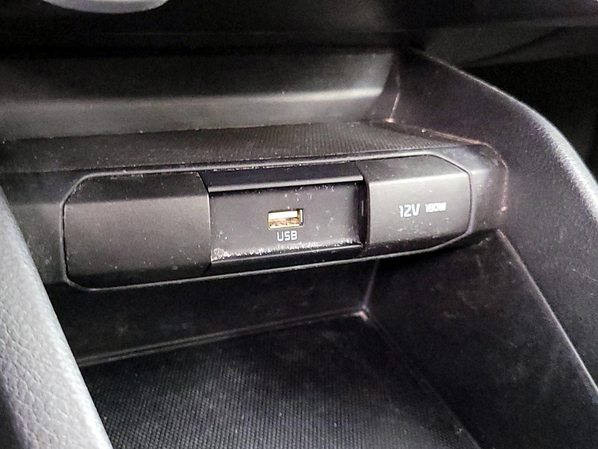 Thumbnail: 2023 Kia Rio - 18