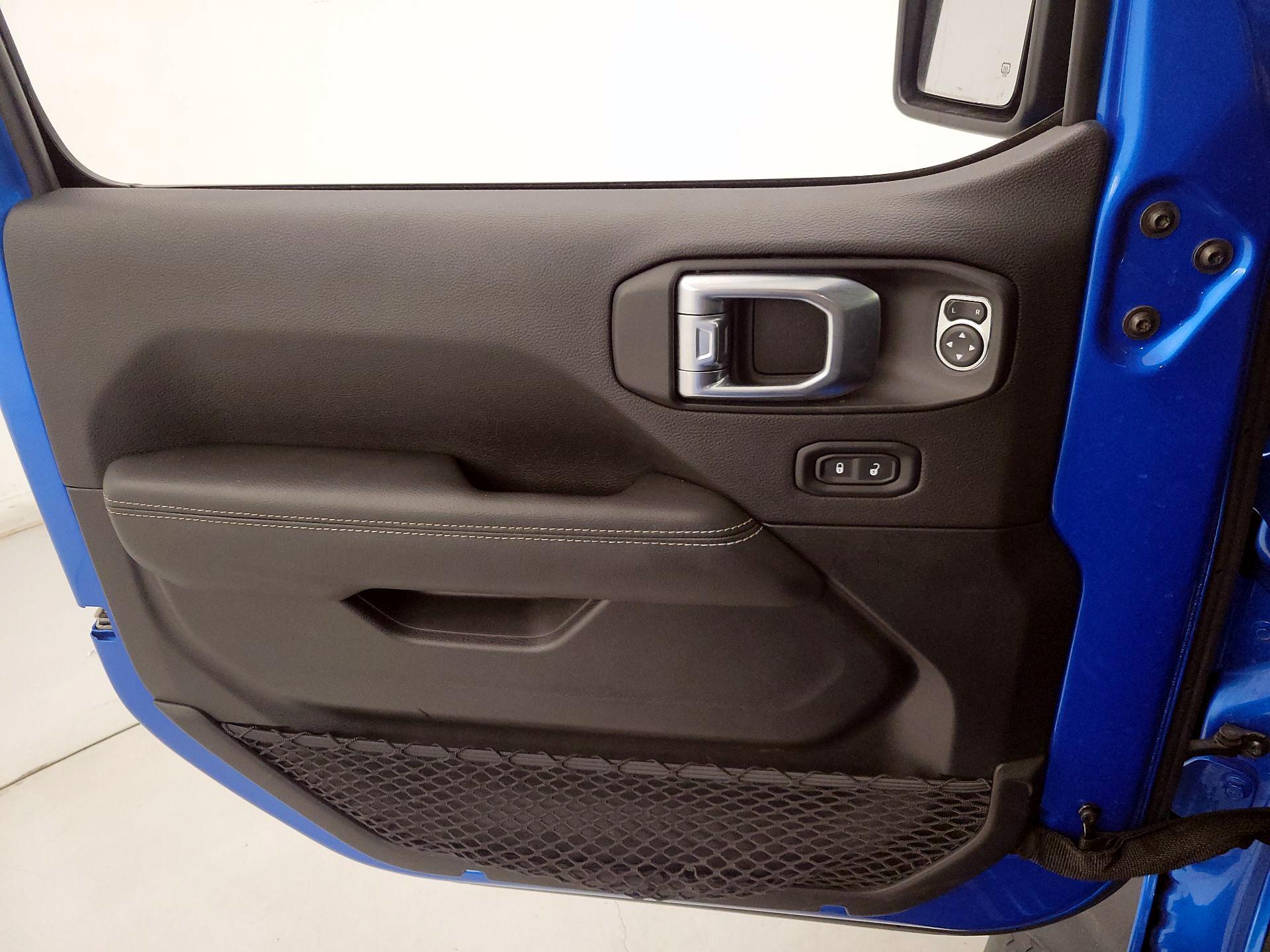 Thumbnail: 2023 Jeep Gladiator - 12