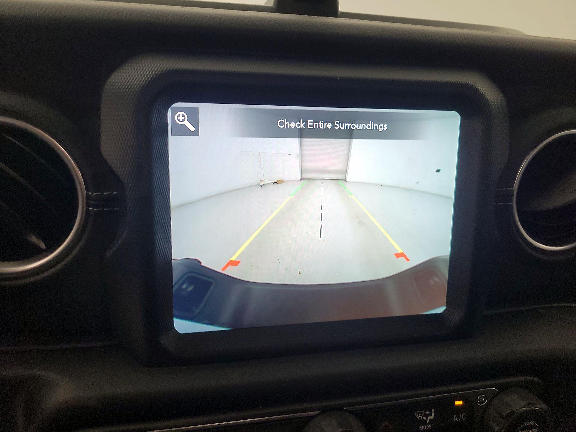 Thumbnail: 2023 Jeep Gladiator - 15