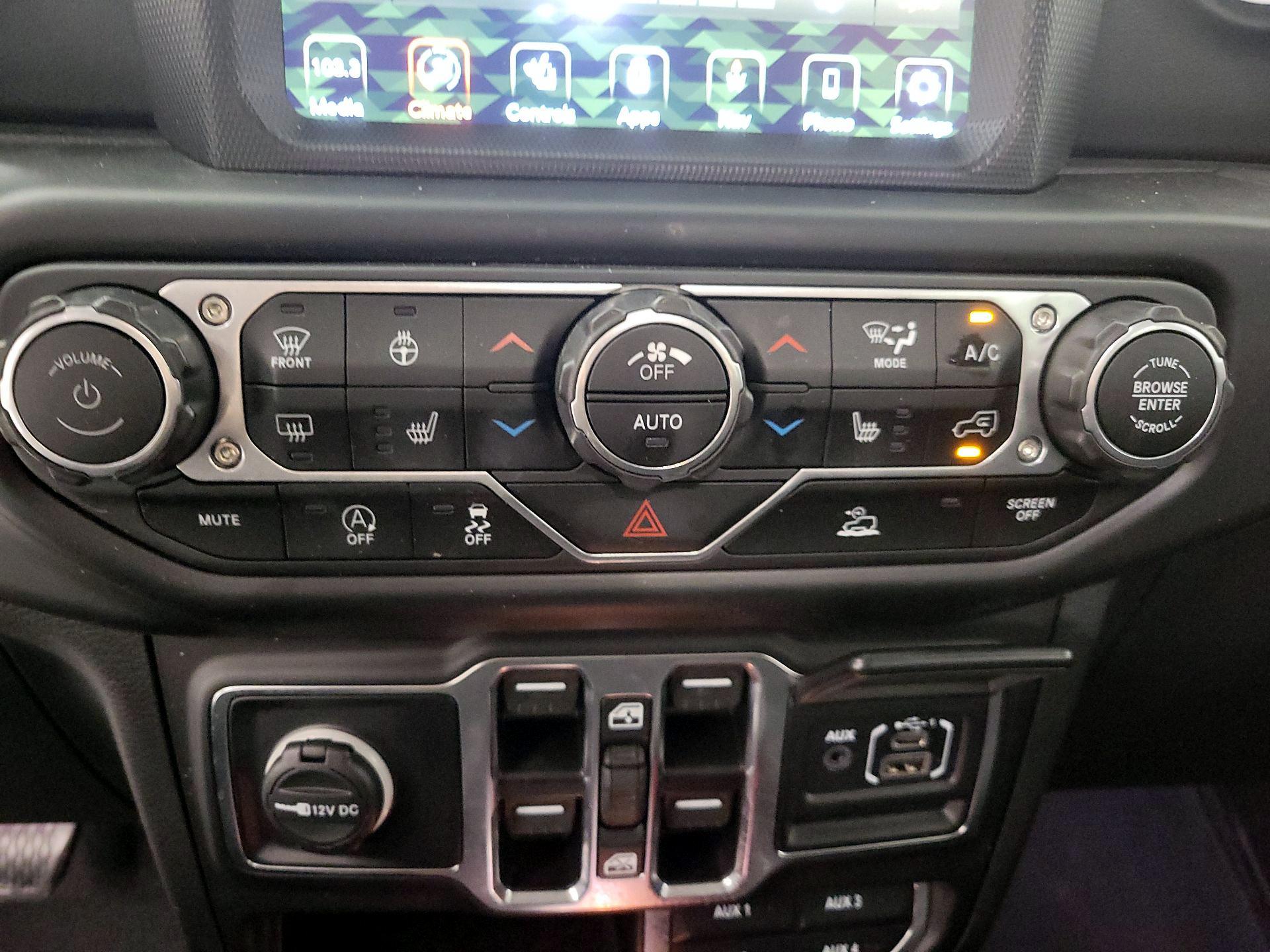 Thumbnail: 2023 Jeep Gladiator - 17