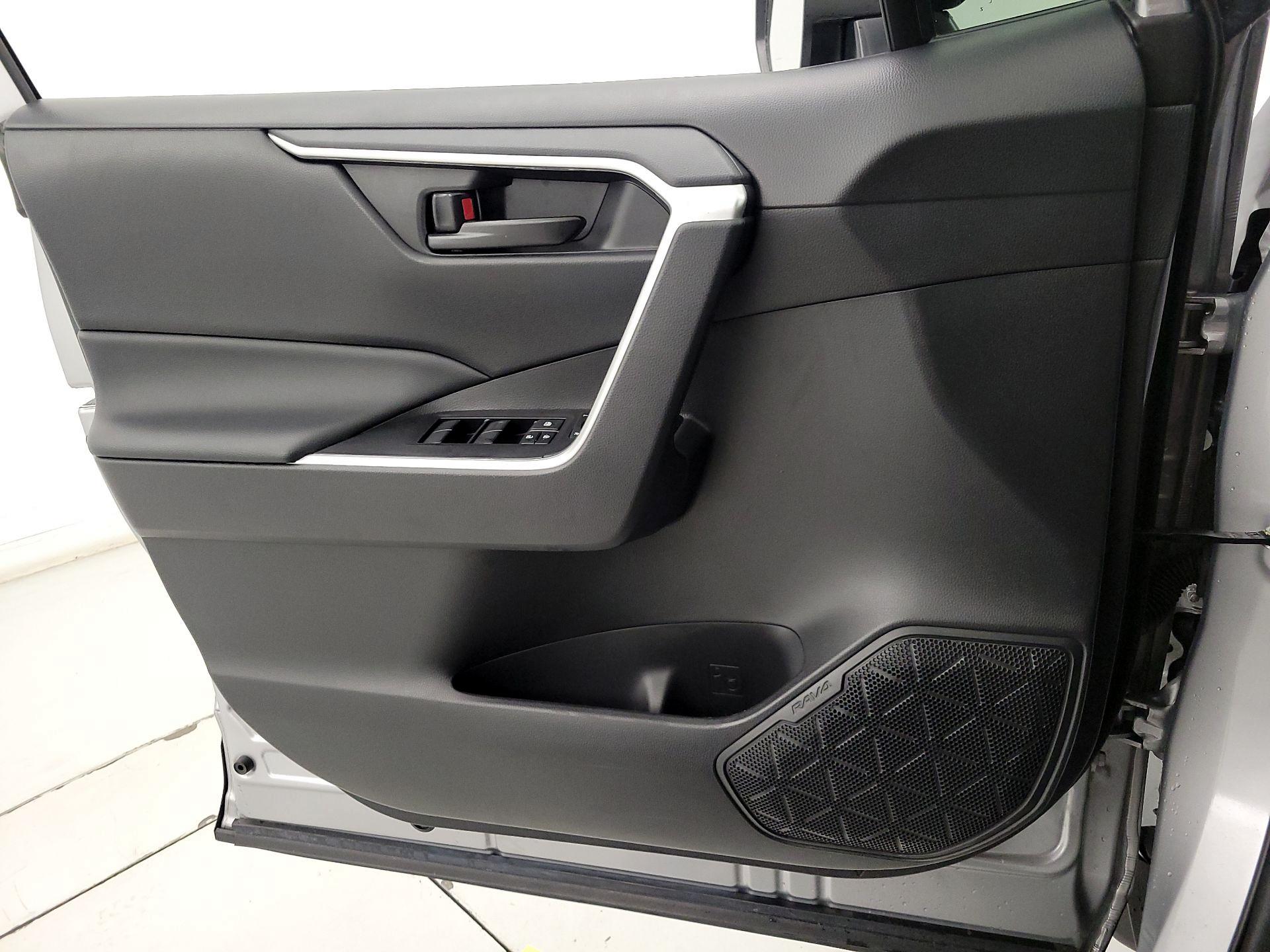 Thumbnail: 2023 Toyota RAV4 - 12