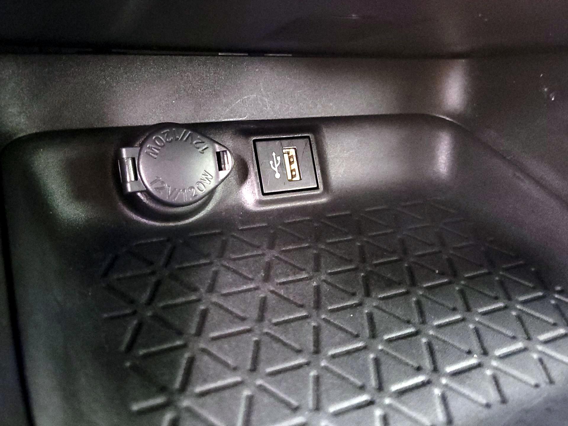 Thumbnail: 2023 Toyota RAV4 - 18