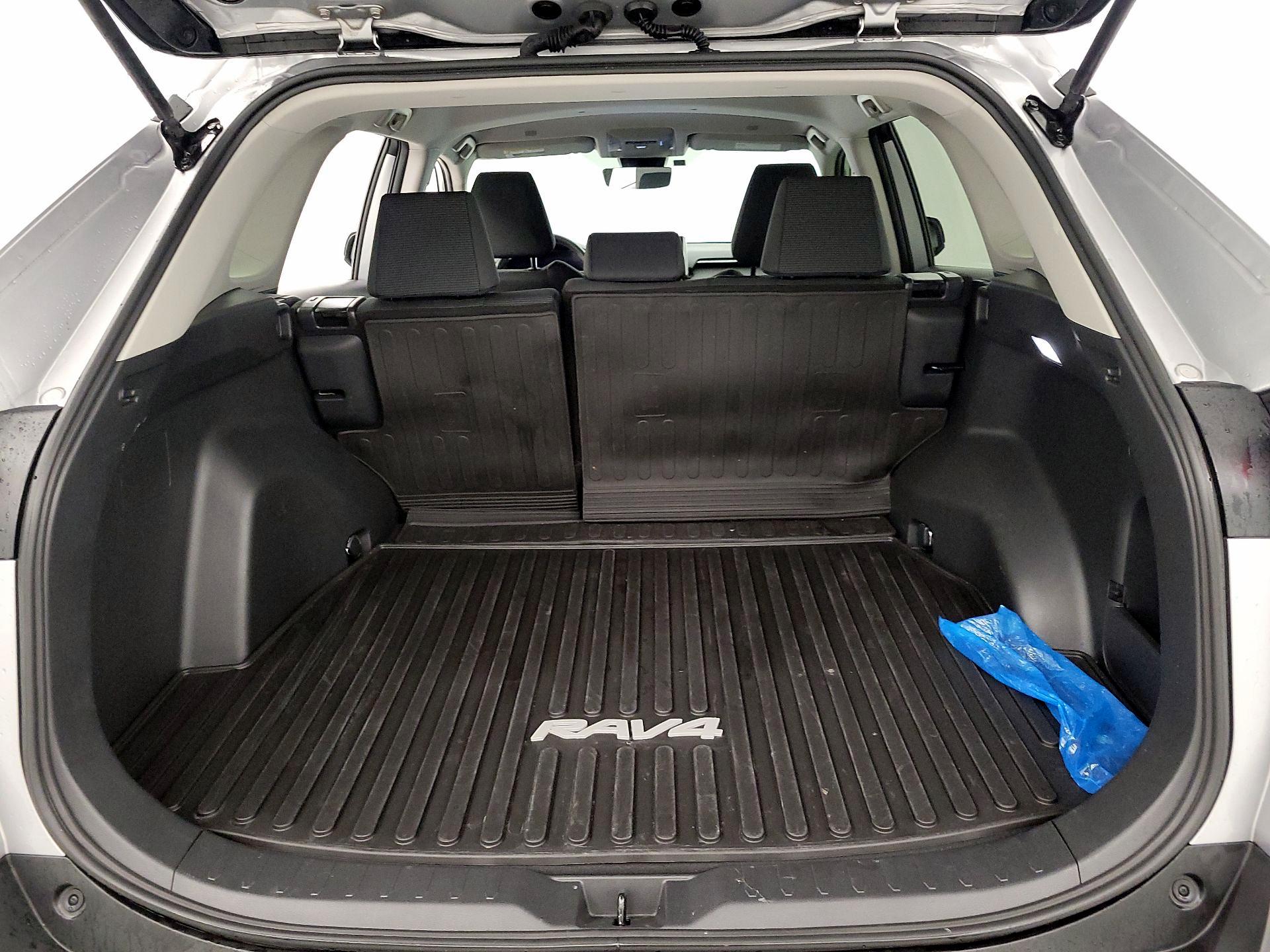 Thumbnail: 2023 Toyota RAV4 - 20