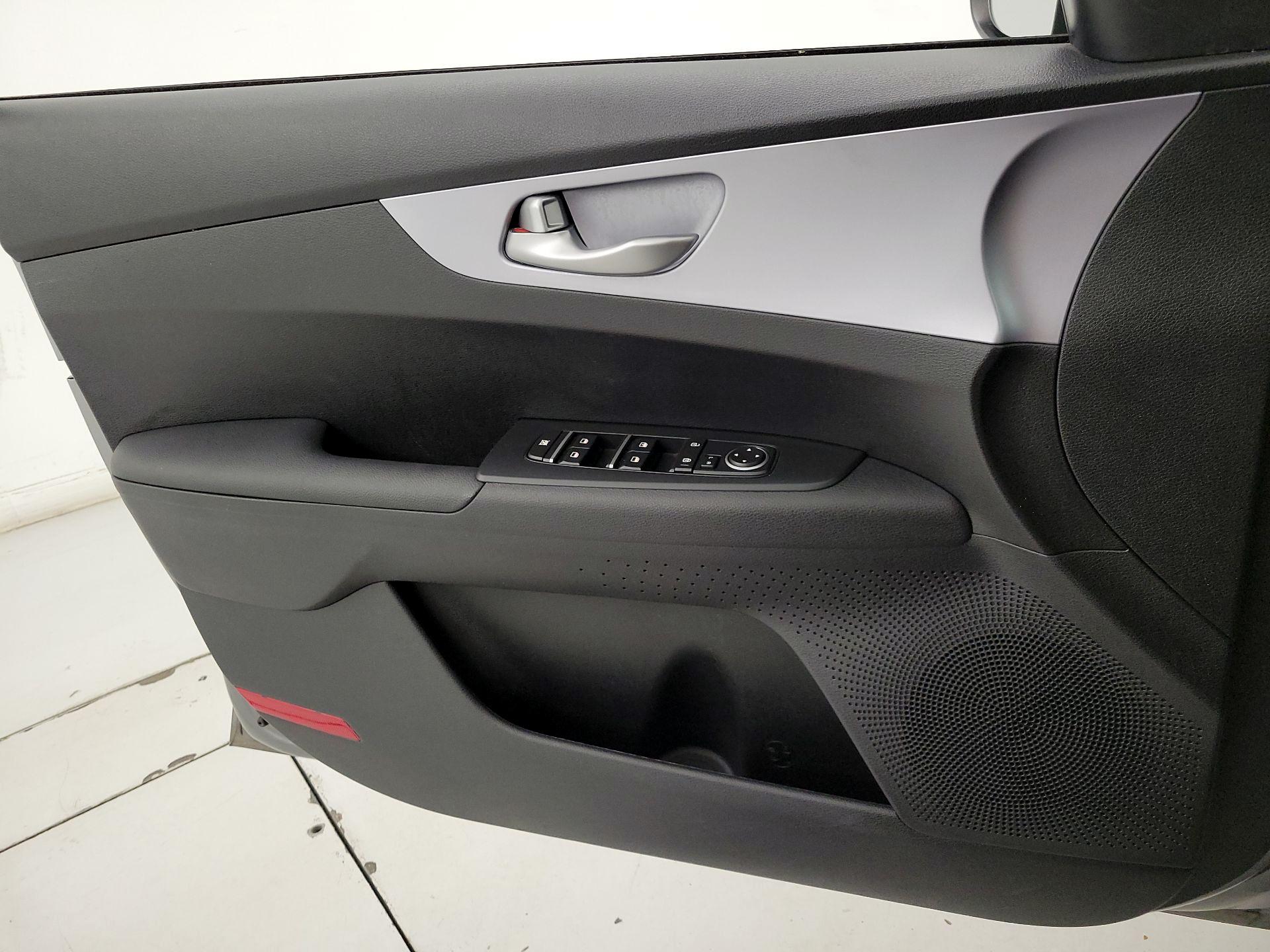 Thumbnail: 2024 Kia Forte - 12