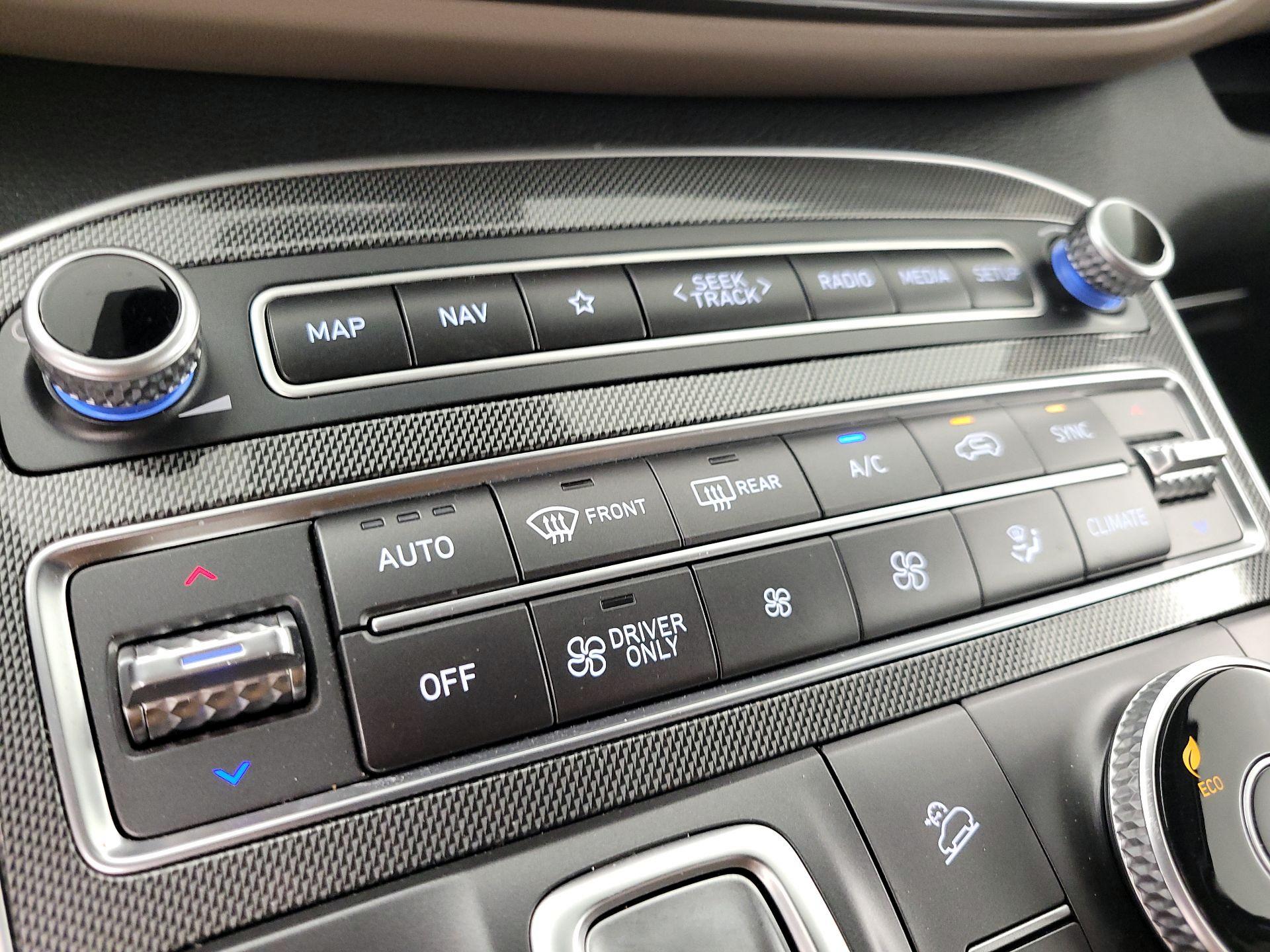 Thumbnail: 2023 Hyundai Santa Fe - 17