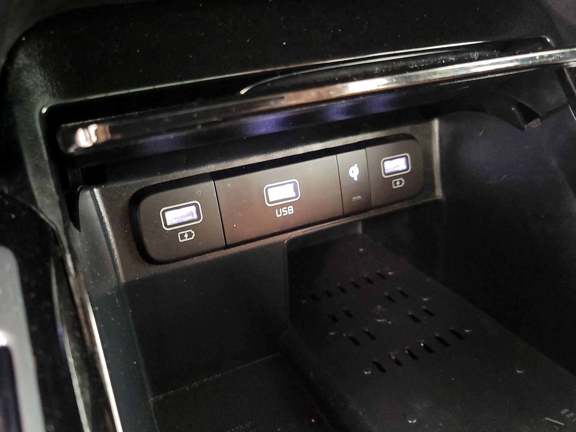 Thumbnail: 2022 Kia Sorento - 19