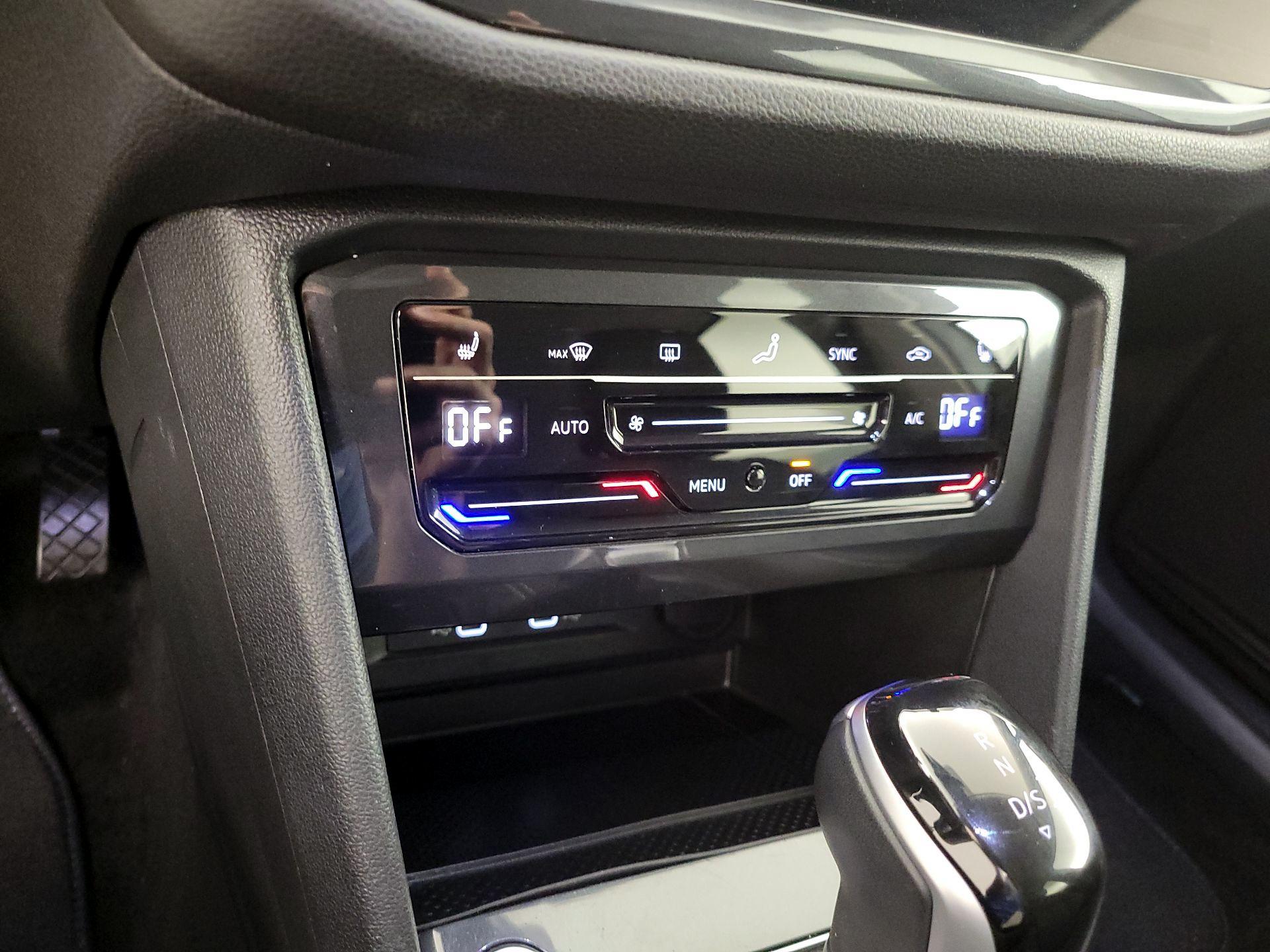 Thumbnail: 2024 Volkswagen Tiguan - 16