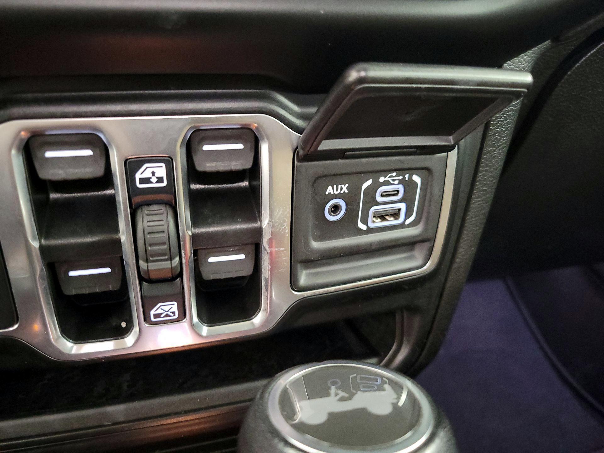 Thumbnail: 2022 Jeep Wrangler - 19