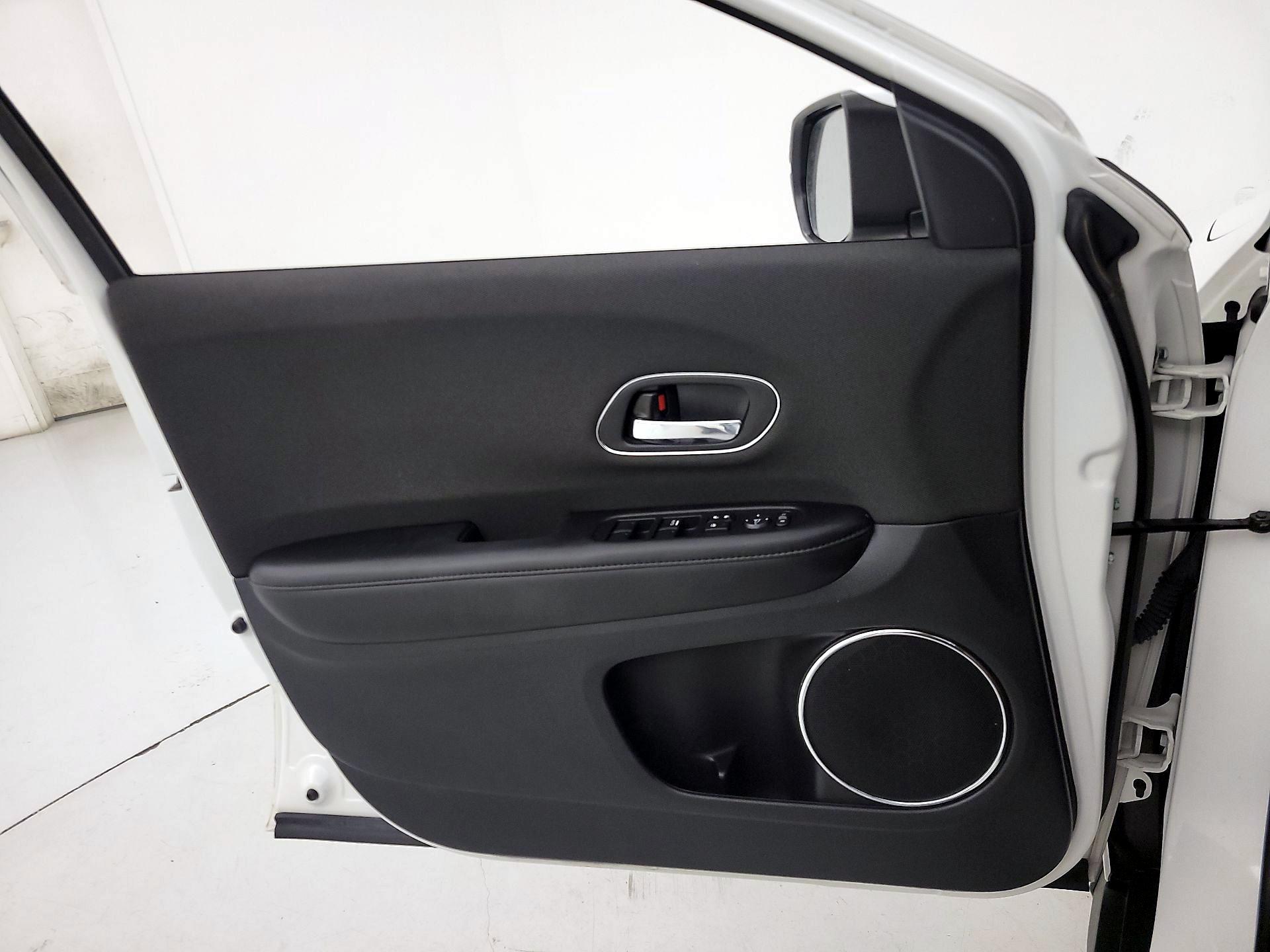 Thumbnail: 2022 Honda HR-V - 12