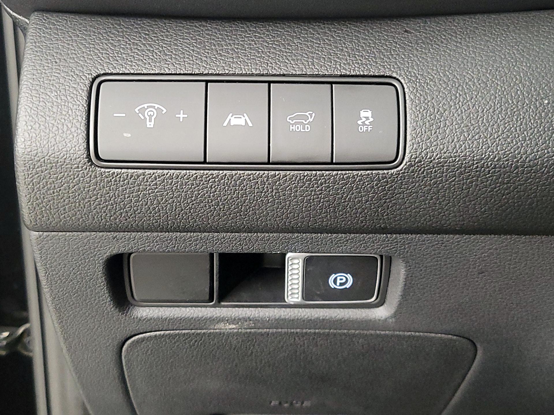 Thumbnail: 2022 Hyundai Santa Fe - 13