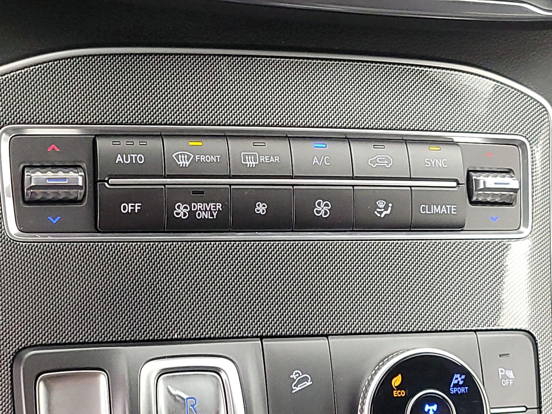 Thumbnail: 2022 Hyundai Santa Fe - 16