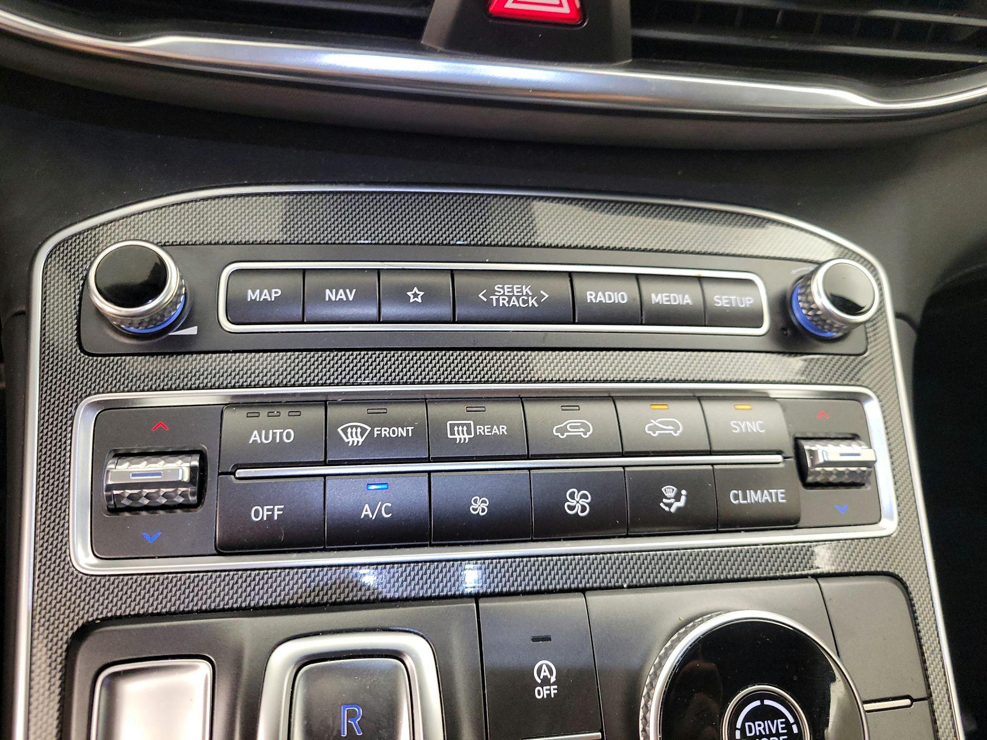 Thumbnail: 2022 Hyundai Santa Fe - 17