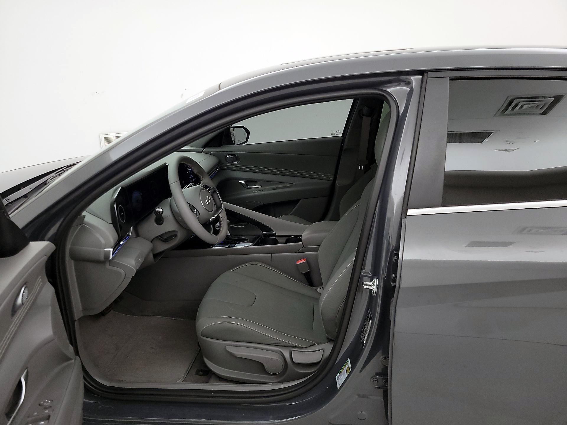 Thumbnail: 2024 Hyundai Elantra - 11