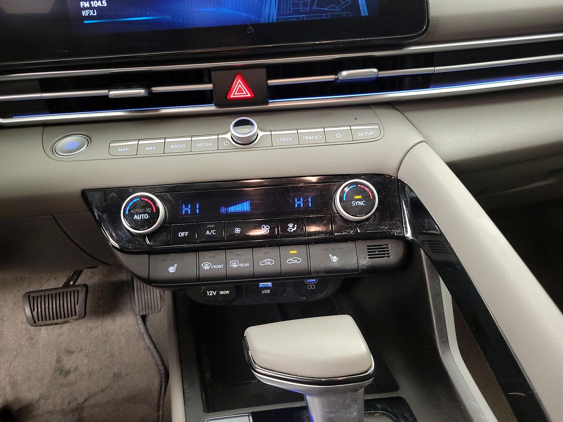 Thumbnail: 2024 Hyundai Elantra - 17