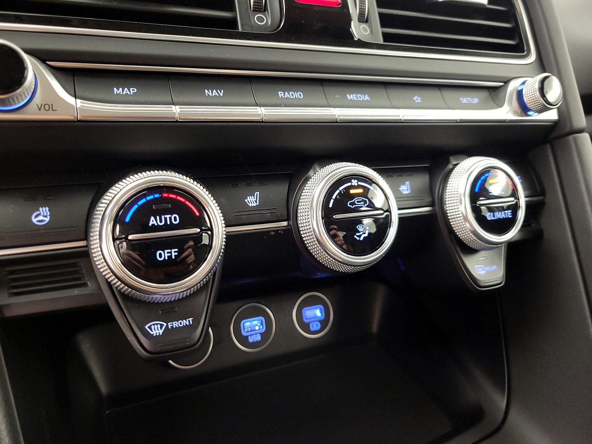 Thumbnail: 2023 Genesis G70 - 17