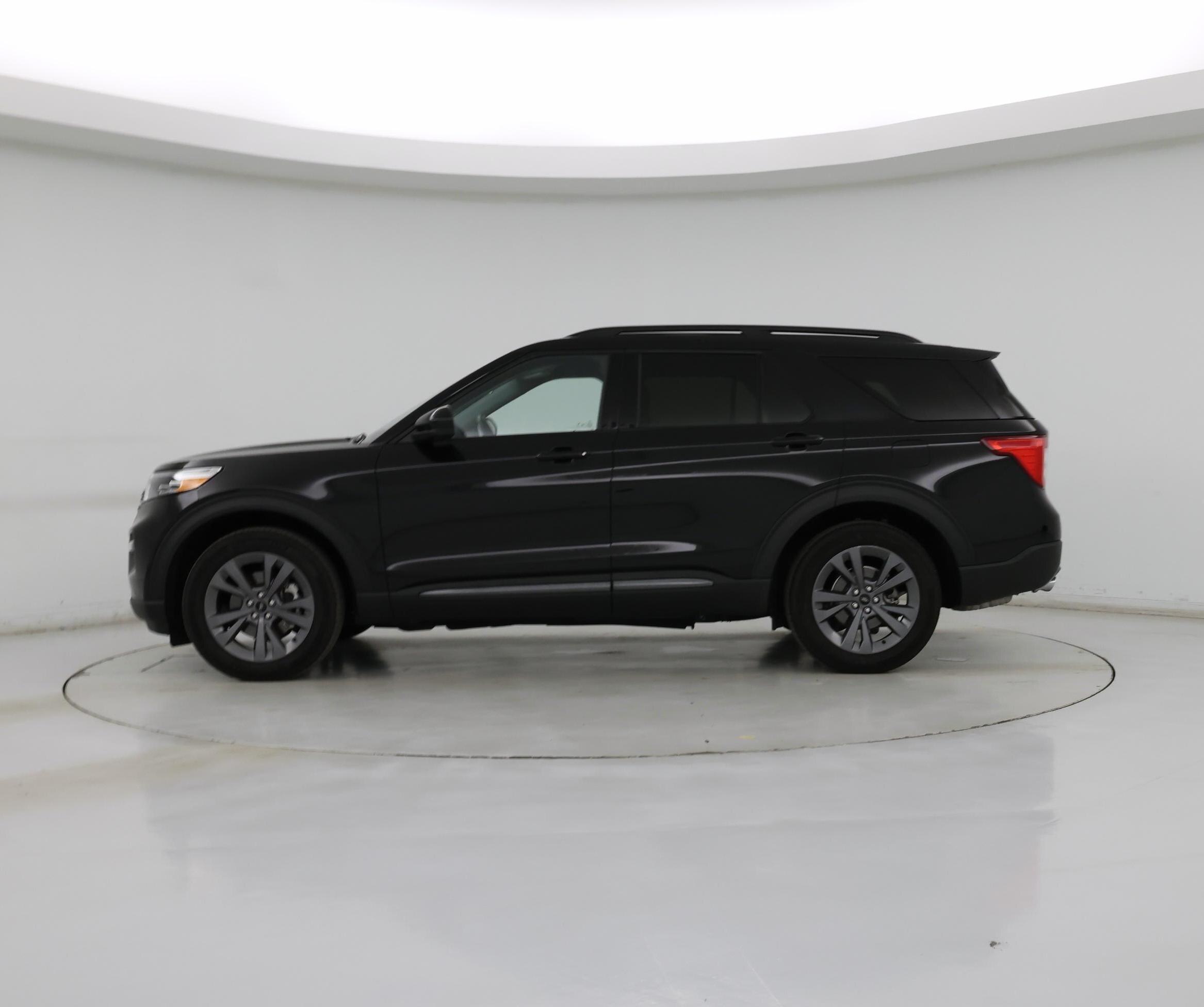 Thumbnail: 2022 Ford Explorer - 3